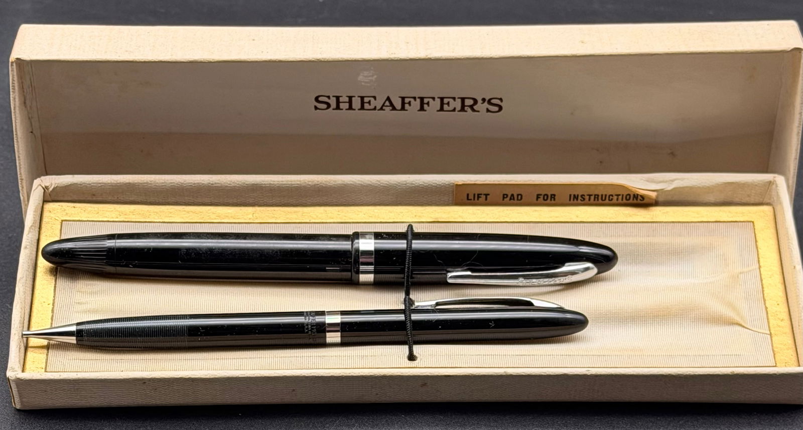 Vintage Sheaffer Black Fountain Pen & Mechanical Pencil Set – Chrome Trim – In Box (1 of 10)