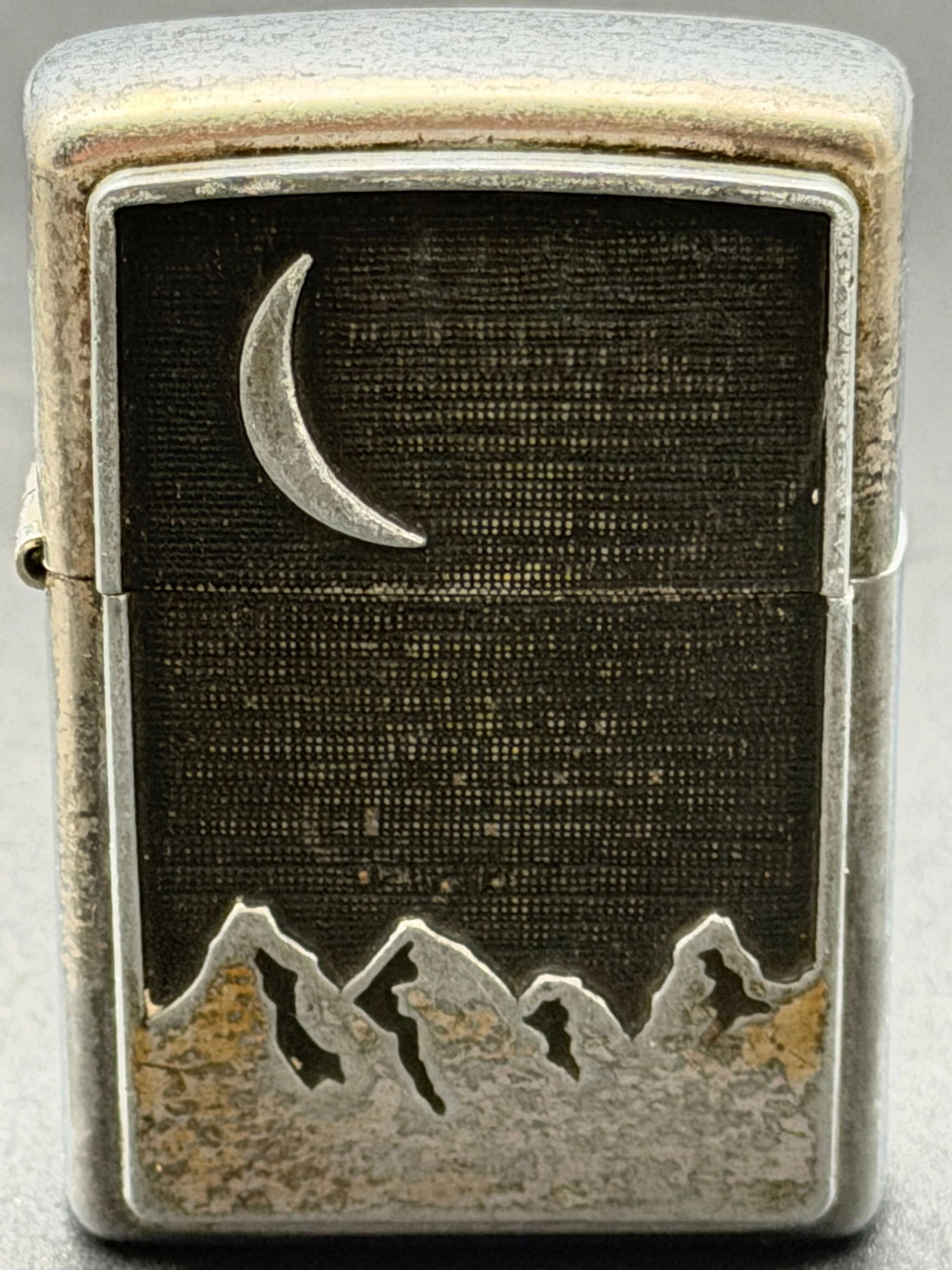 Vintage Zippo Lighter Mountain & Crescent Moon Design – Made in USA (1 of 7)