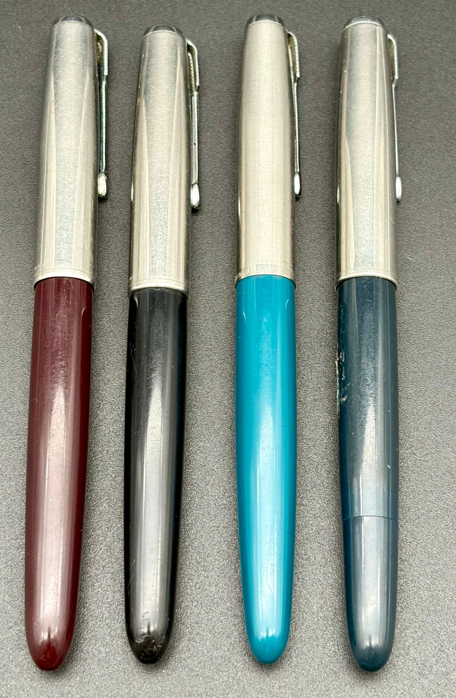 Set of 4 Vintage Parker Fountain Pens – Brushed Aluminum Caps – Burgundy, Black, Teal & Blue (1 of 11)