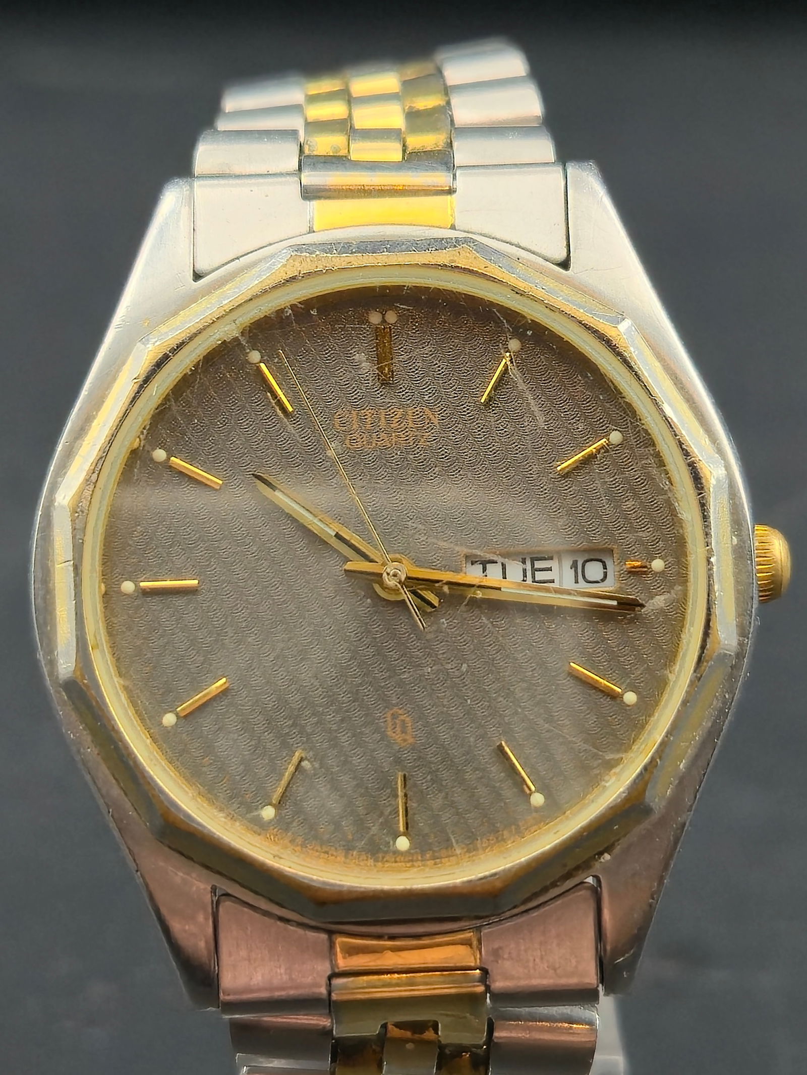 Citizen Quartz Day-Date Two-Tone Stainless Steel Wristwatch 34mm Modern (1 of 9)
