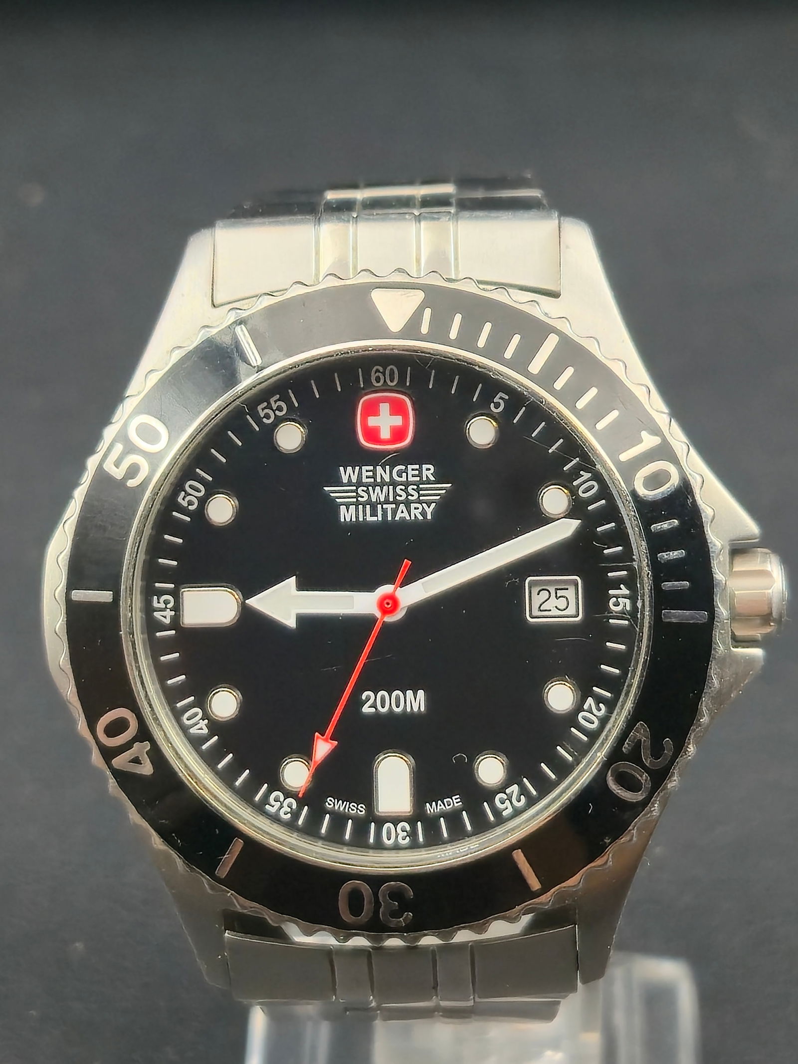 Wenger Swiss Military Diver 200M Black Dial Stainless Steel 42mm Quartz (1 of 10)