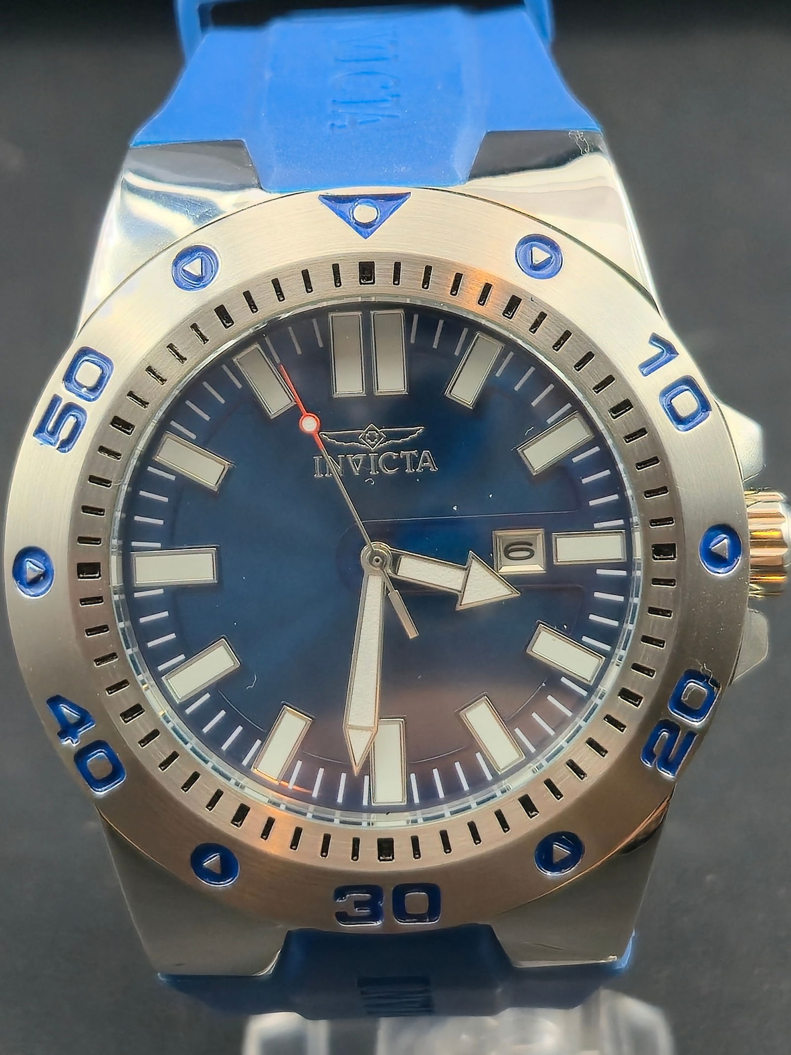 Invicta Pro Diver Quartz Model 25162 Modern Stainless Steel Blue Dial 50mm (1 of 9)