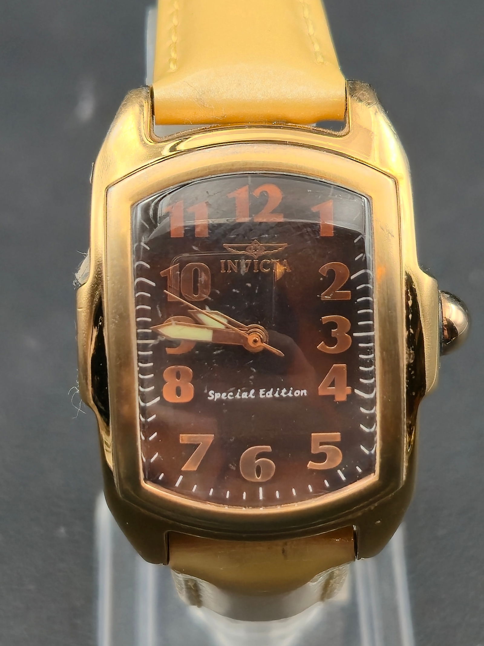 2000s Invicta Lupah Special Edition Quartz Gold-Tone 29mm – New Battery (1 of 8)