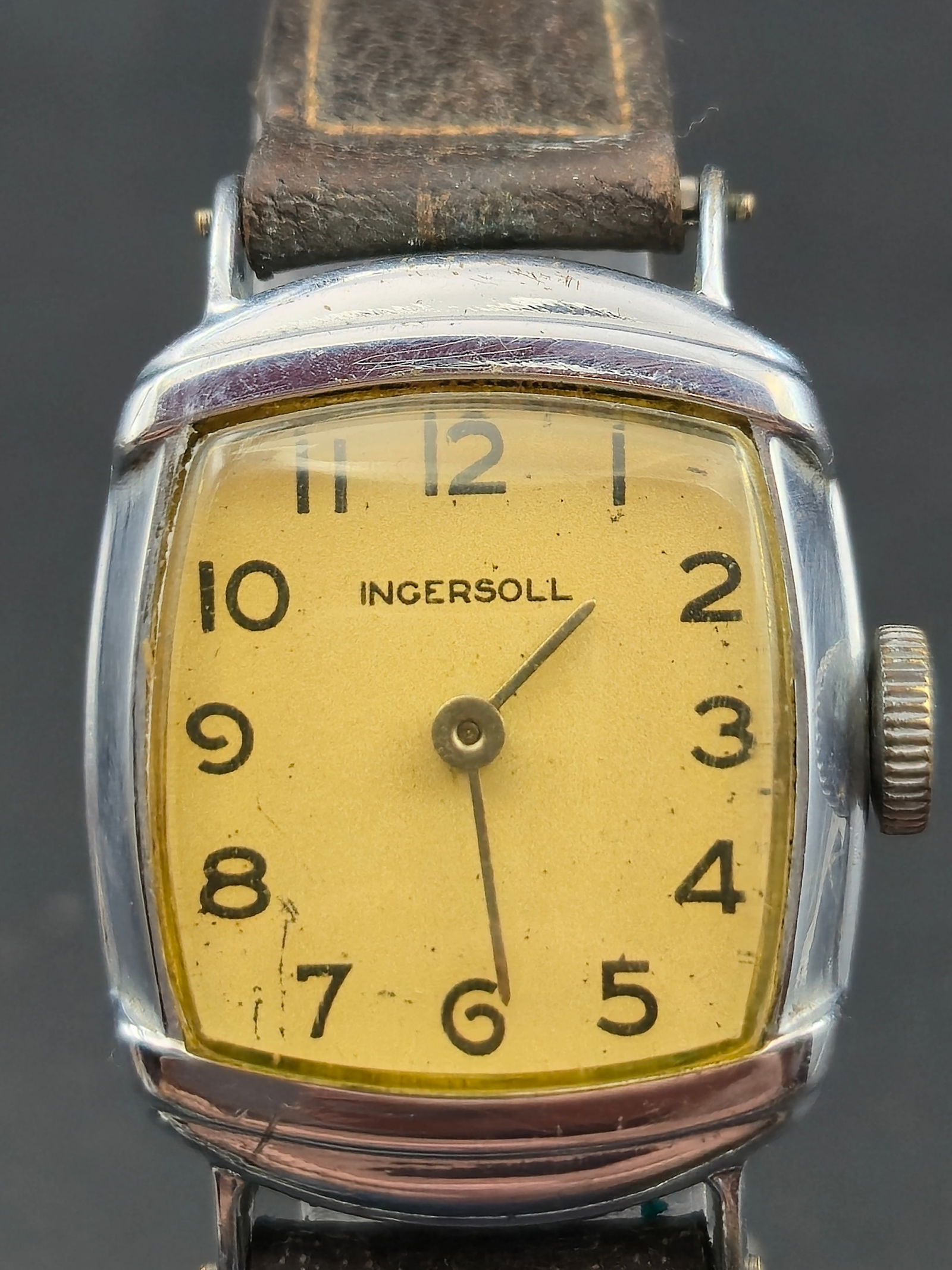 1930s Ingersoll Art Deco Tonneau Chrome Wristwatch 26mm – Runs Intermittent (1 of 10)