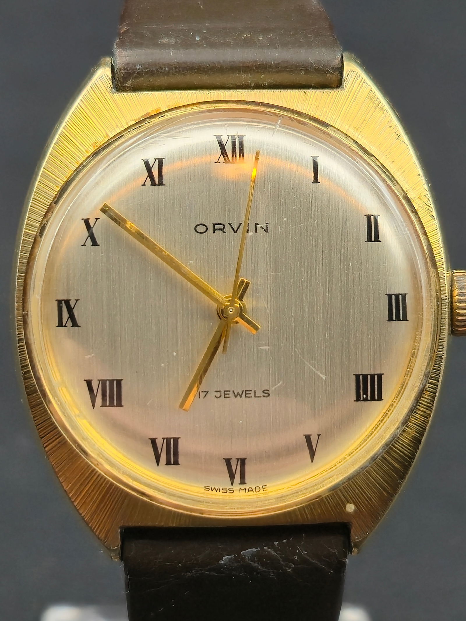 Vintage Orvin Swiss 17J Roman Dial 33mm Gold-Tone Wristwatch – Runs (1 of 10)