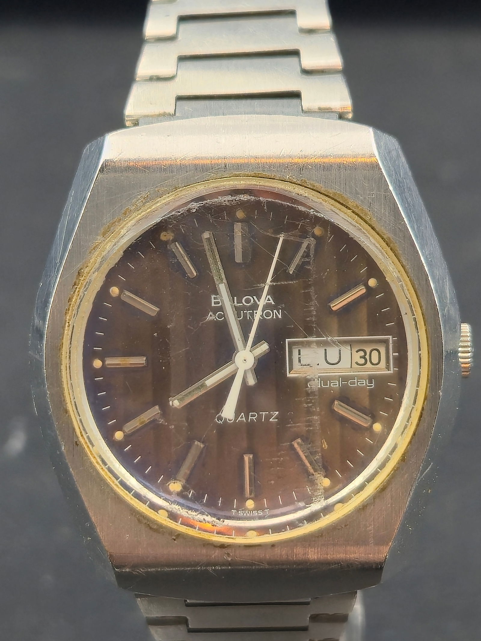 1977 Bulova Accutron Quartz Day-Date Watch (N7) – 36mm – Stainless Steel – Runs (1 of 10)