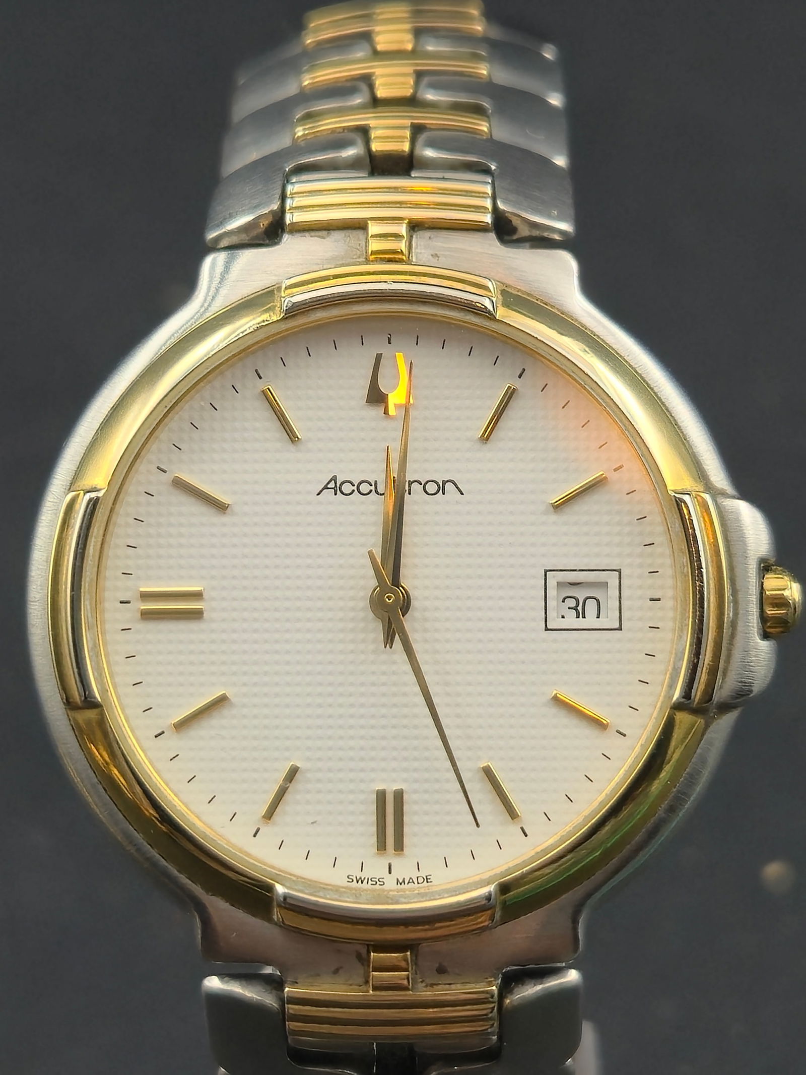 1995 (T5) Bulova Accutron Quartz Date Watch – 35mm – Two-Tone – Runs (1 of 10)