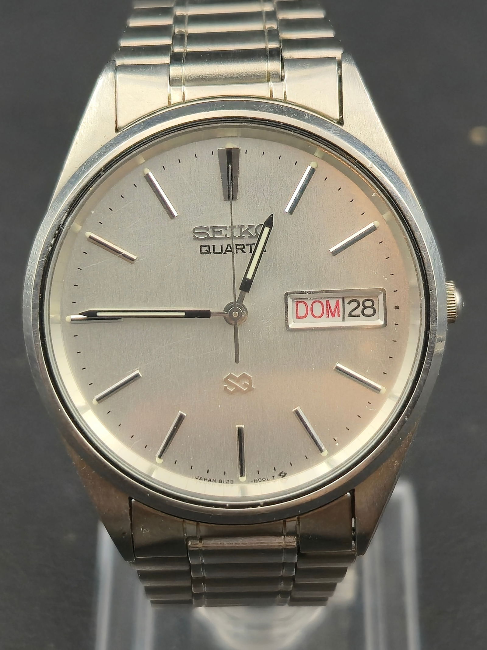 1970s Seiko Quartz Day-Date Ref. 8123-8009 – Perry Printing 20 Yrs – 34mm – Running (1 of 9)