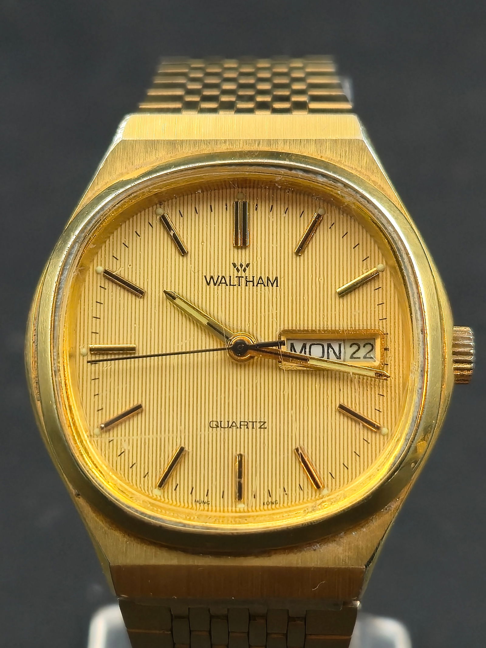 Waltham Quartz Day-Date Gold-Tone 33mm Champagne Dial Gold Bracelet Untested (1 of 9)
