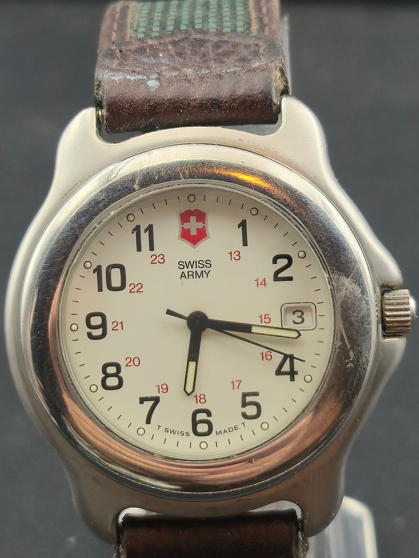 Swiss Army Brand Swiss Army Brand Quartz Date Watch 330ft WR (40mm) (1 of 9)