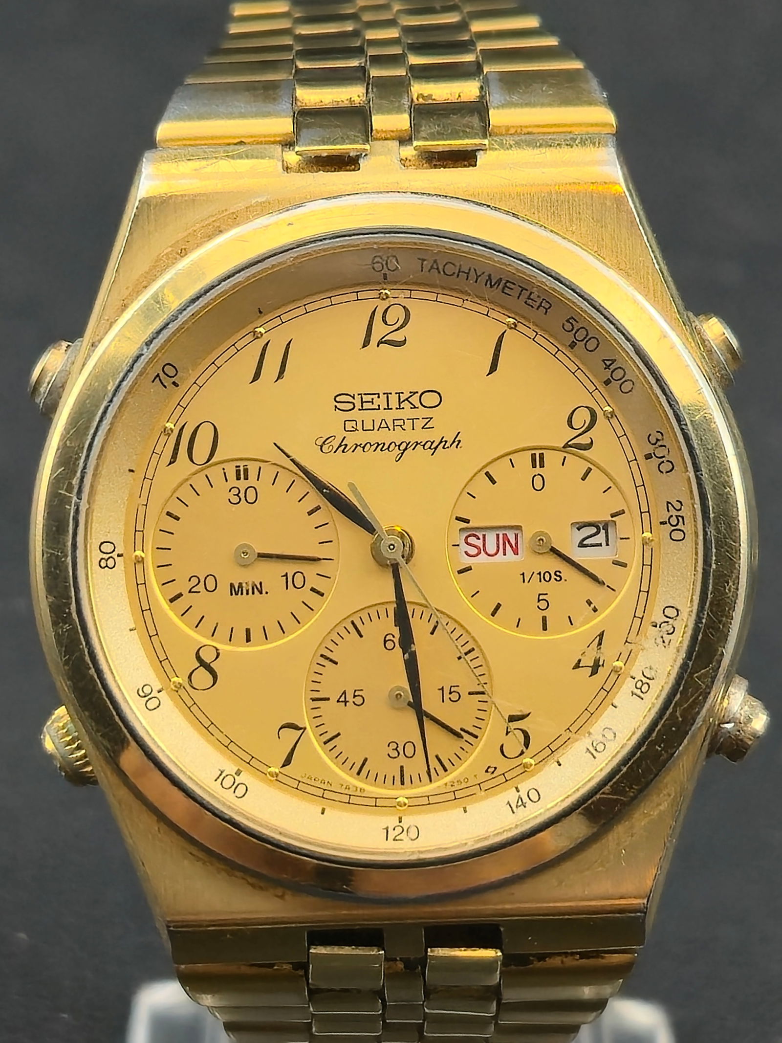 Seiko Quartz Chronograph – Ref. 7A38-7289 (A6) – Gold-Tone – James Bond–Style (1 of 9)
