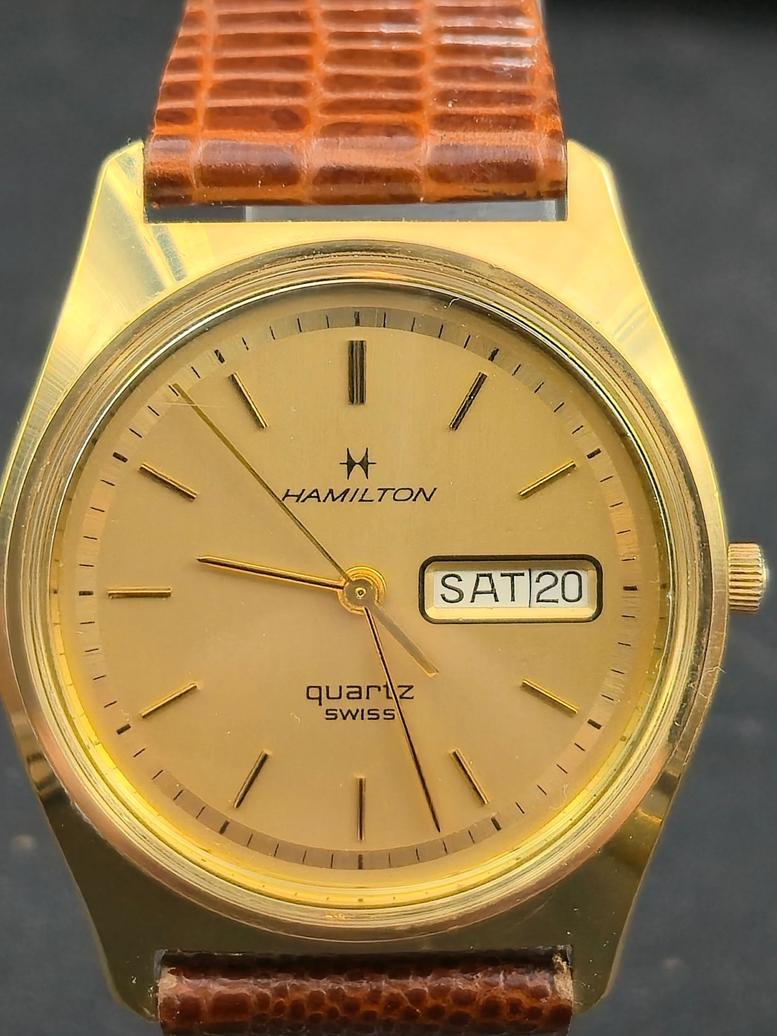 Hamilton Quartz Day-Date – Ref. 9956 – Gold-Tone – c.1990s (1 of 9)