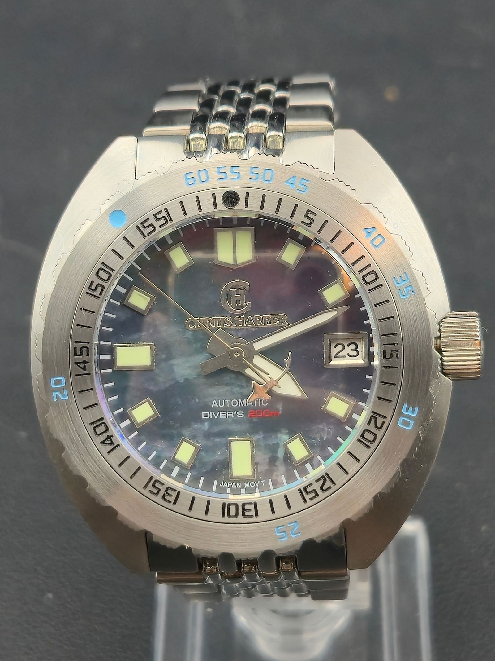 Curtis Harper Automatic Diver’s Watch – 200M – Mother-of-Pearl Dial – Stainless Steel – (1 of 11)