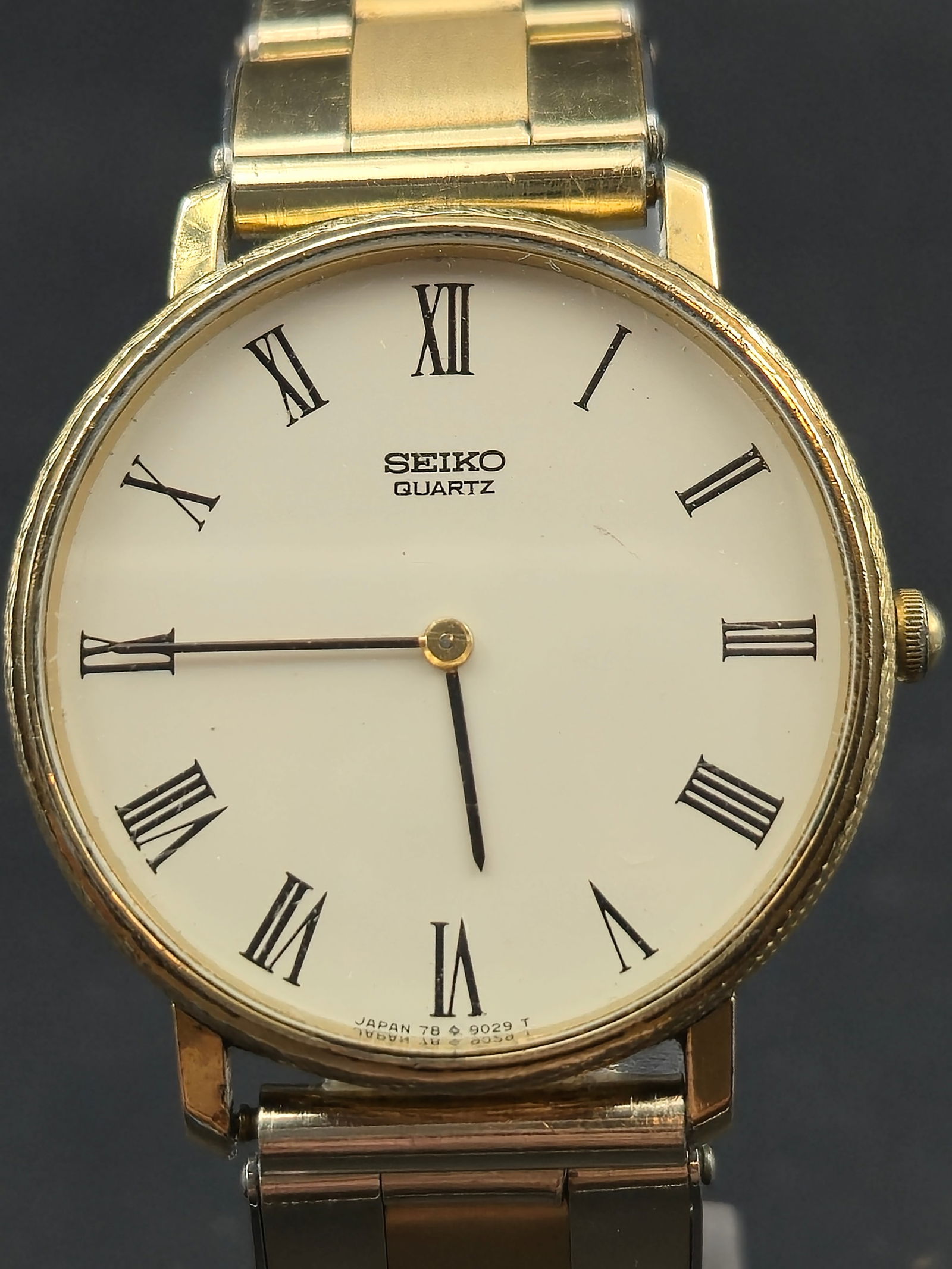 1990 Seiko Quartz Roman Dial Ref. 7800-9029 33mm (1 of 9)