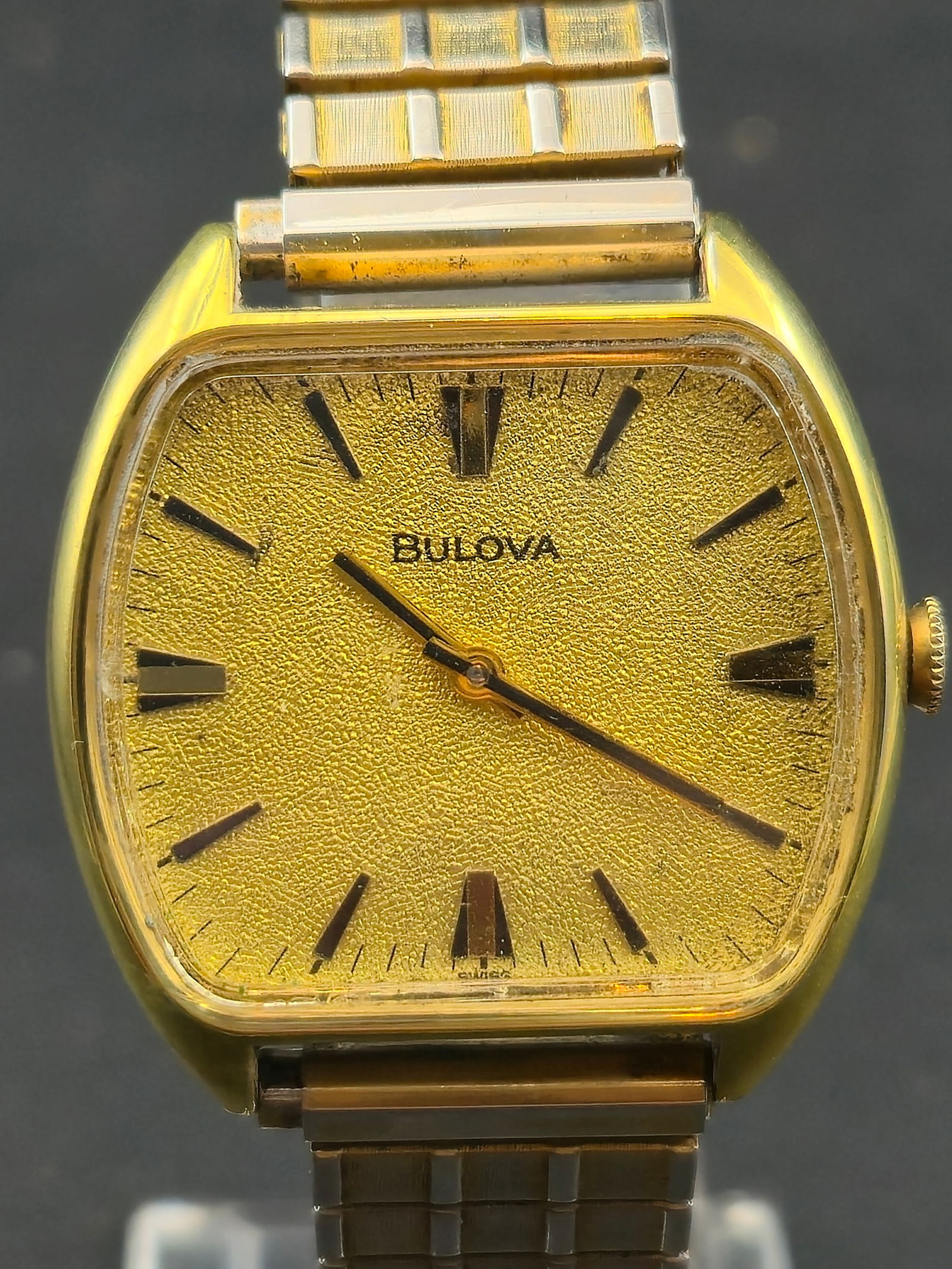 1970 Bulova Cushion Watch Gold Electroplate Bezel Steel Back 33mm (1 of 11)