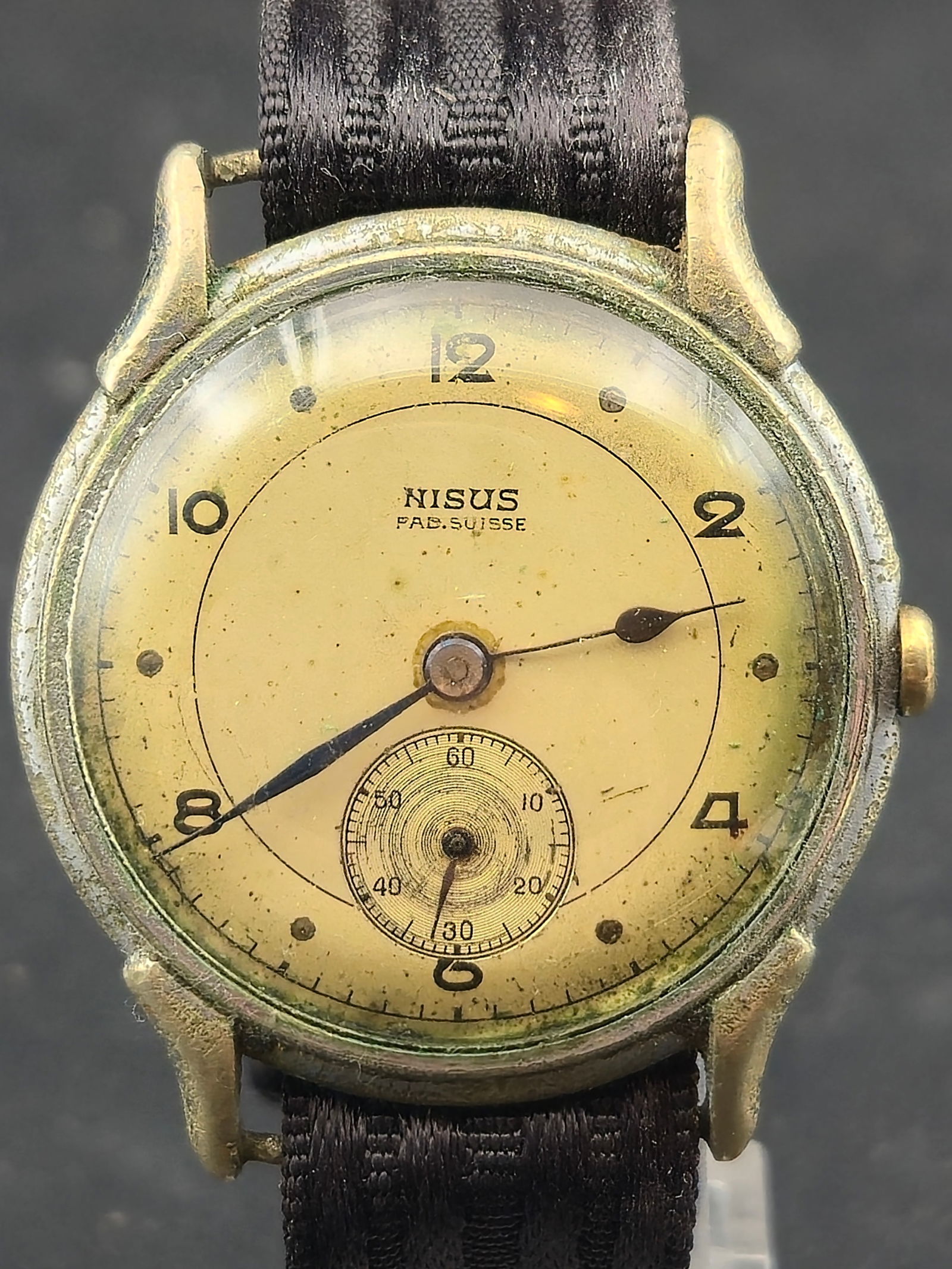 1940s Nisus Swiss Small Seconds Watch 32mm Manual Wind Running (1 of 12)