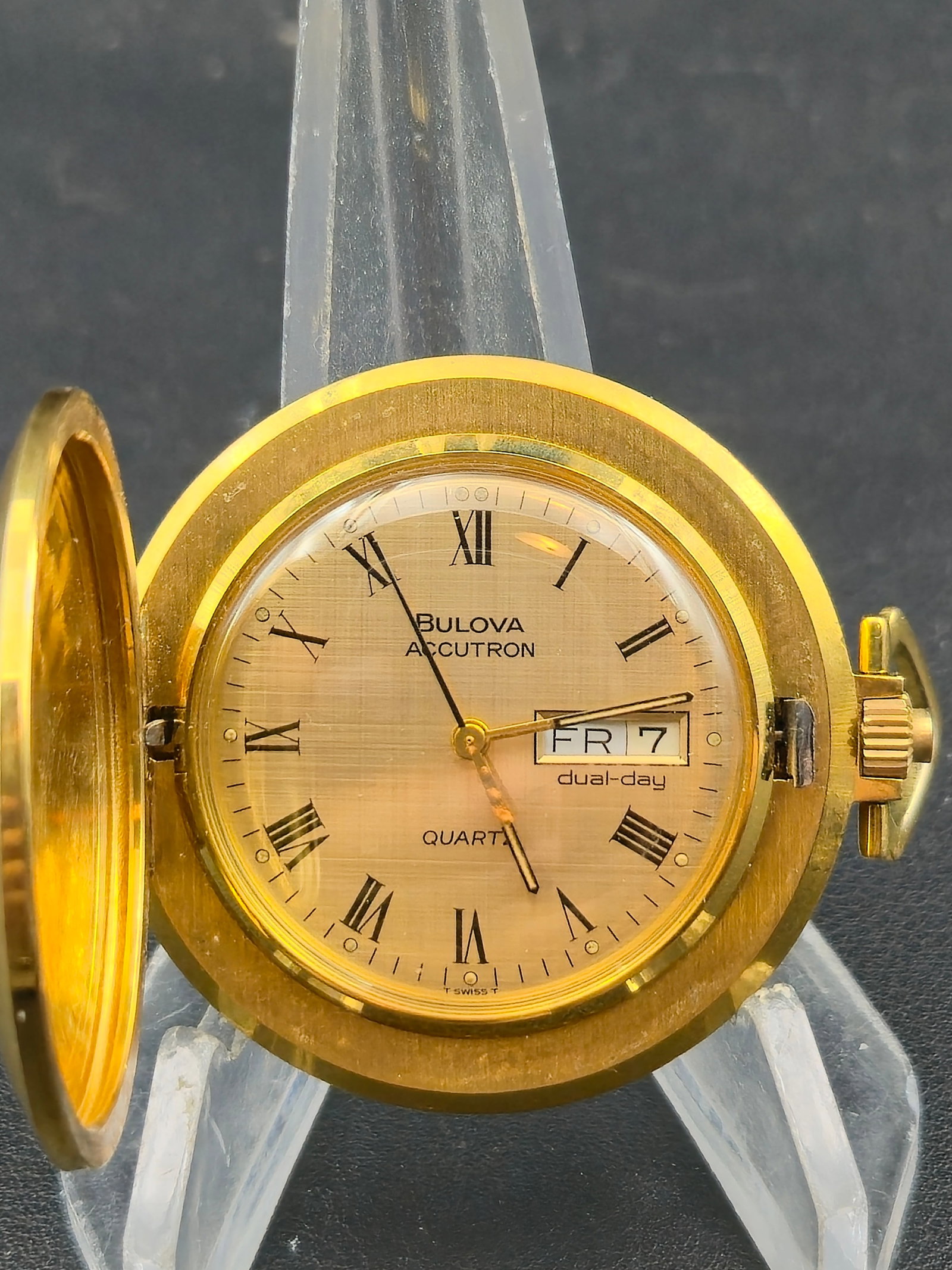 Bulova Accutron Quartz Pocket Watch Dual-Day Date Gold Tone 42mm Running (1 of 10)
