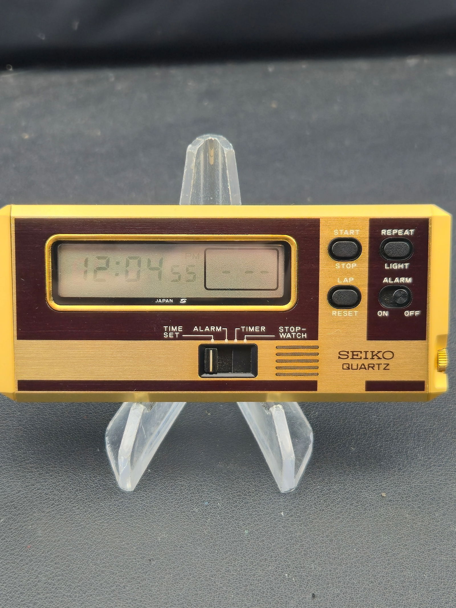 Seiko Quartz 7421-003B Digital Desk Clock Stopwatch Alarm NOS Full Set Box Papers New Battery (1 of 10)