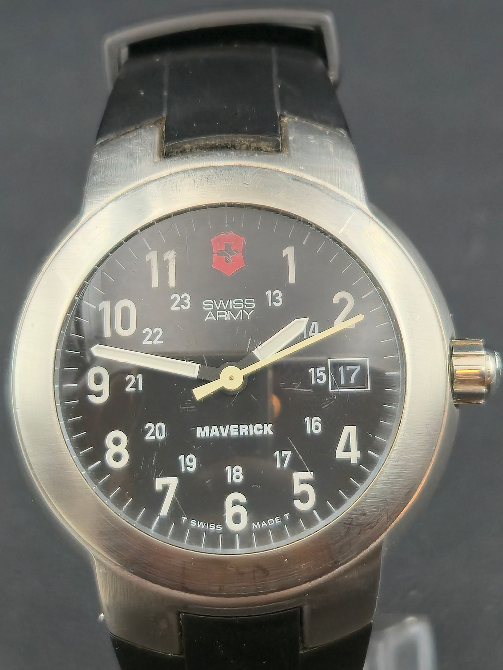 Swiss Army Maverick Quartz Black Dial 40mm Rubber Strap Full Set (1 of 11)