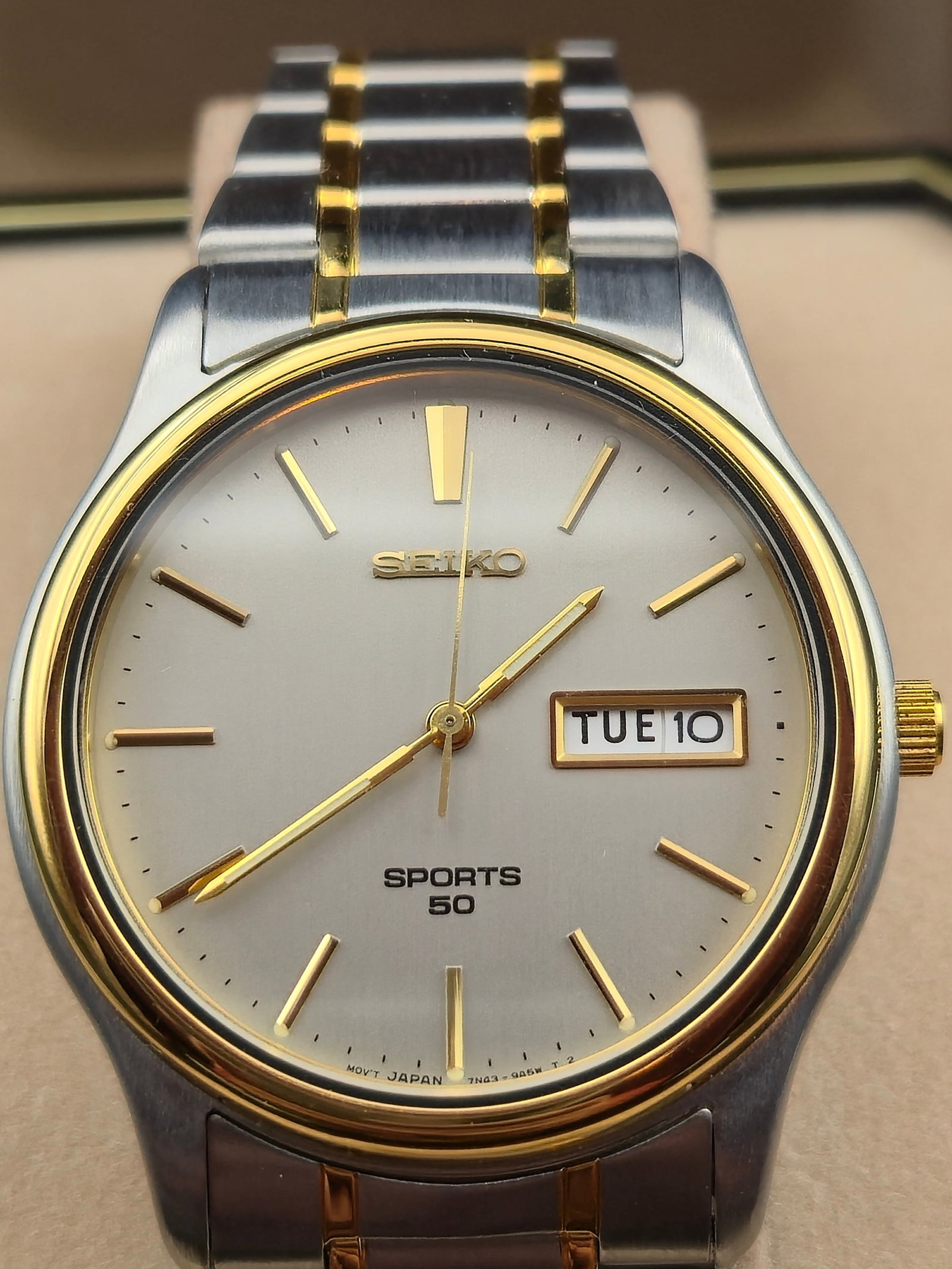 Seiko 7N43-9A00 Sports 50 Quartz Day-Date 37mm Two-Tone NOS Full Set (1 of 10)