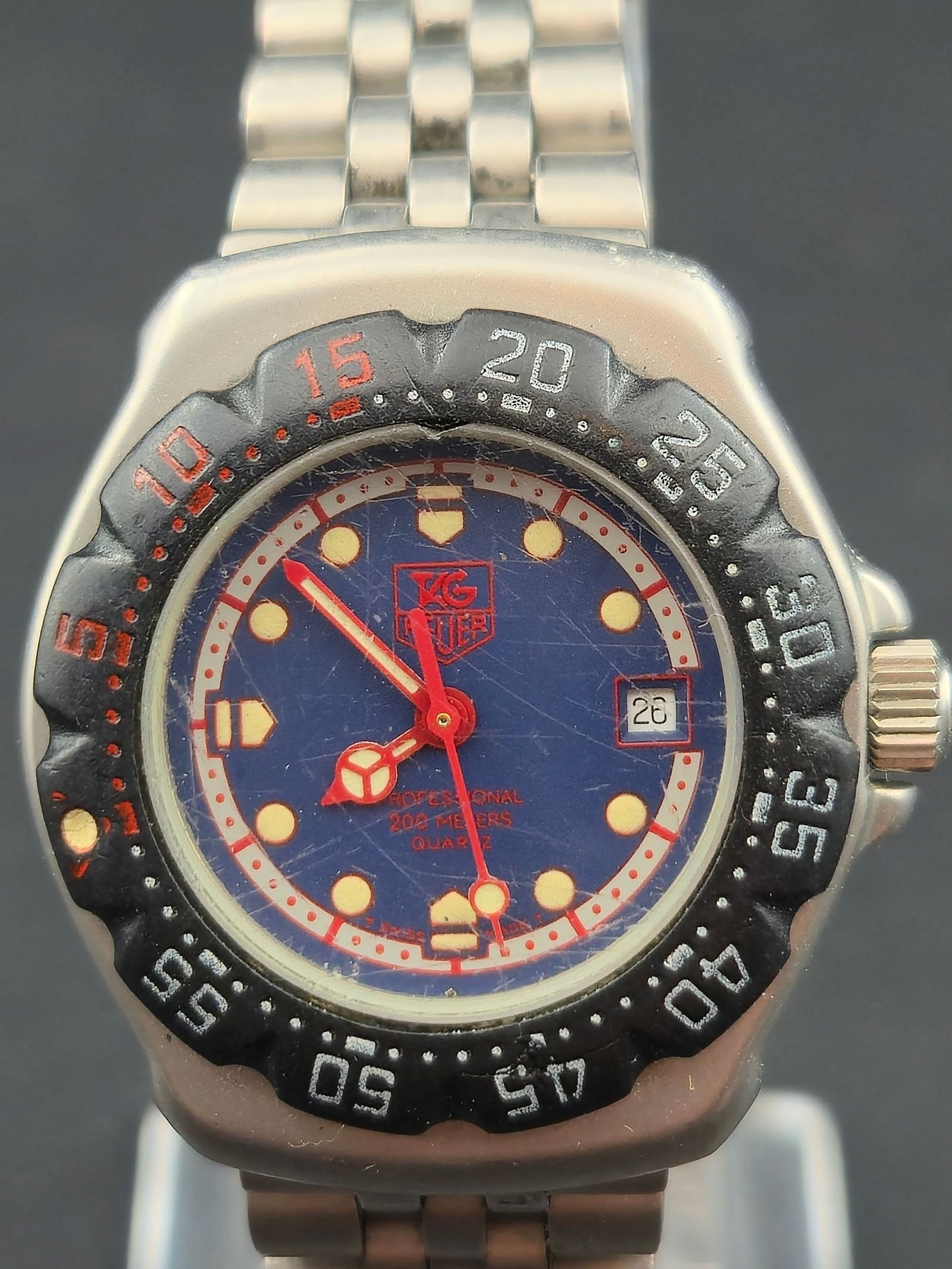 TAG Heuer Professional 200M Quartz Stainless Steel Blue Dial Circa 1990s (1 of 9)