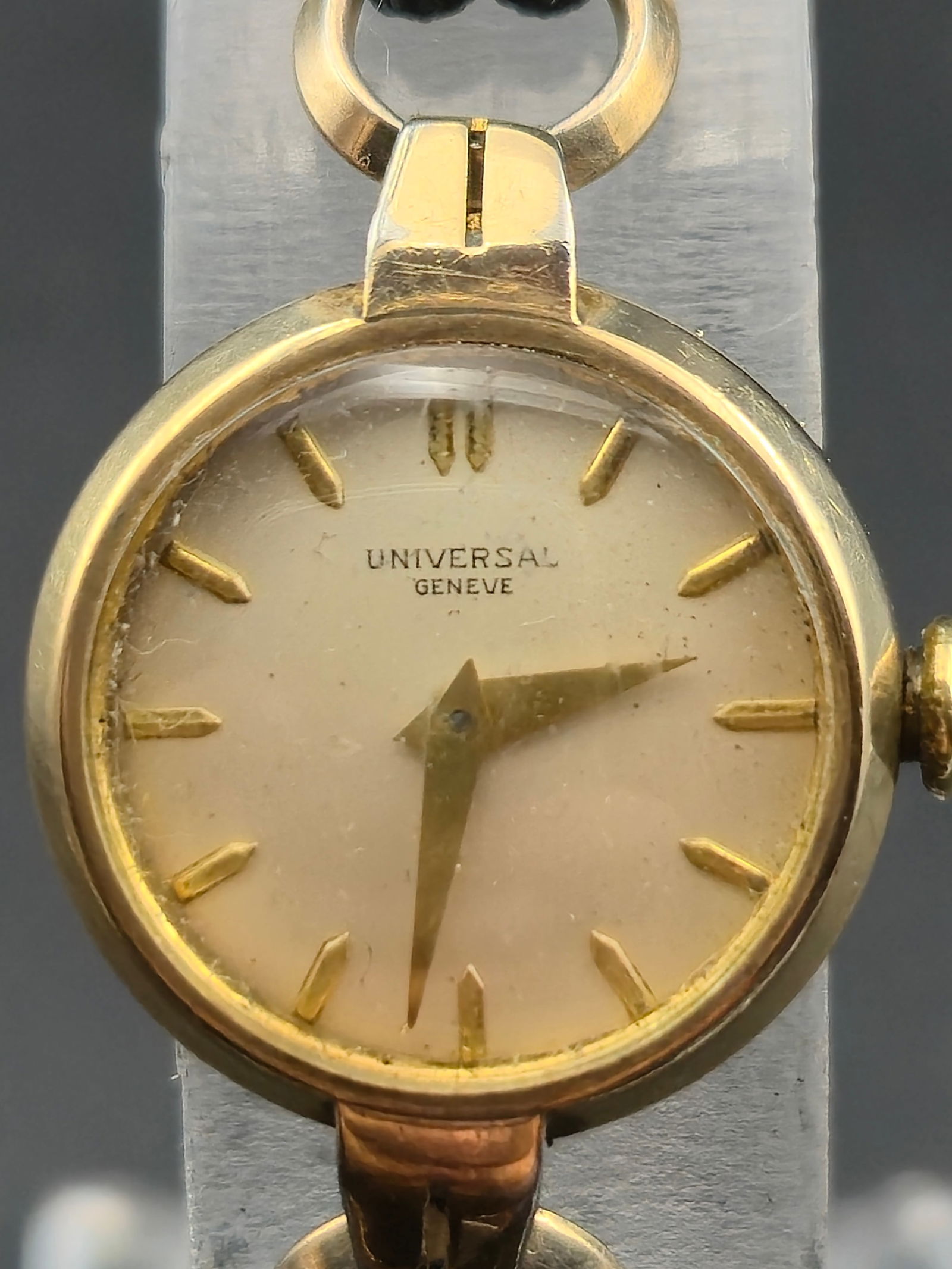 Universal Genève Ladies Swiss Wristwatch Gold-Filled Manual Wind Circa 1940s–1950s (1 of 11)