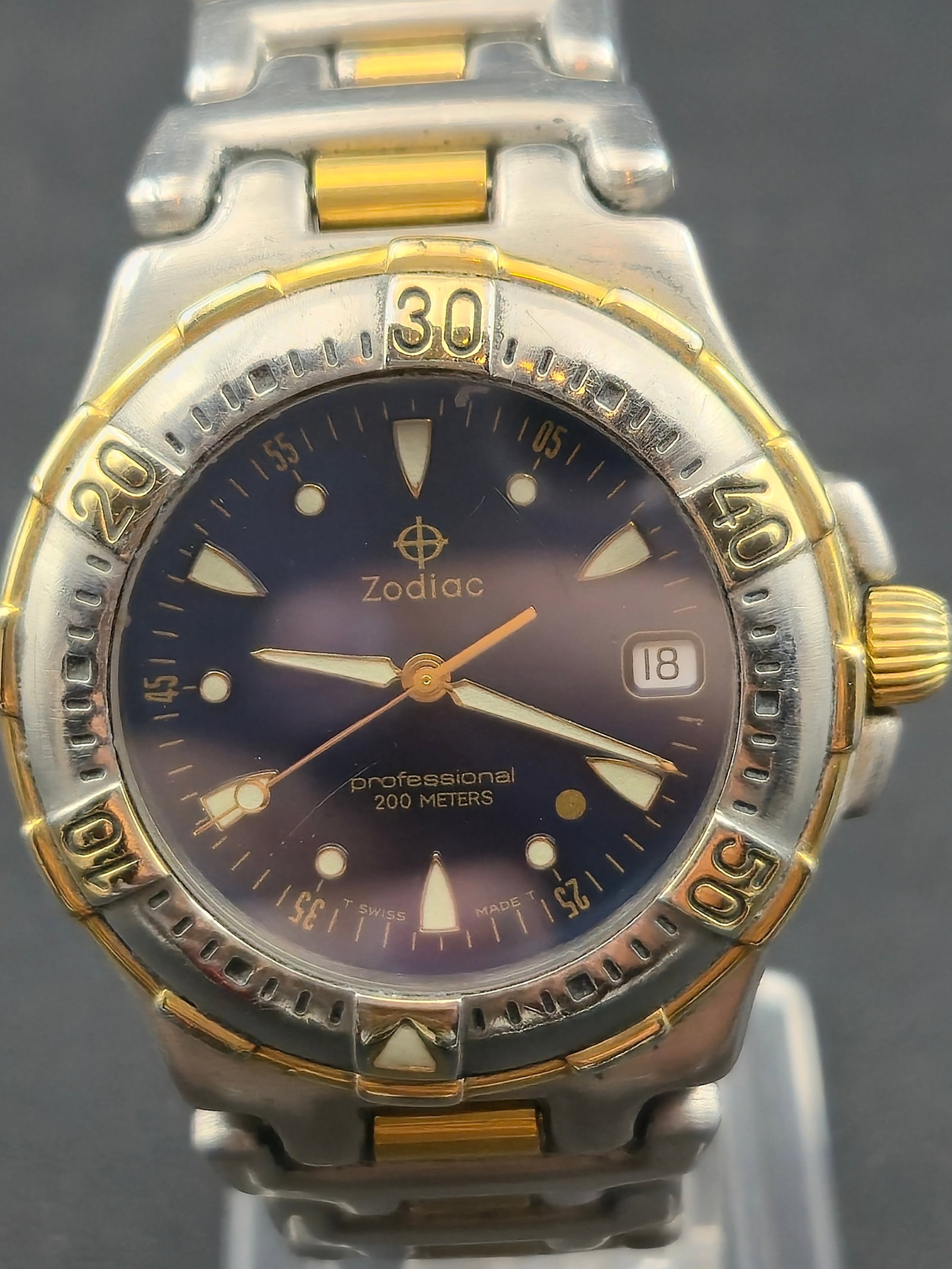 1990s Zodiac Professional 200M Quartz Blue Dial Two-Tone SS Bracelet 38mm Swiss (1 of 10)