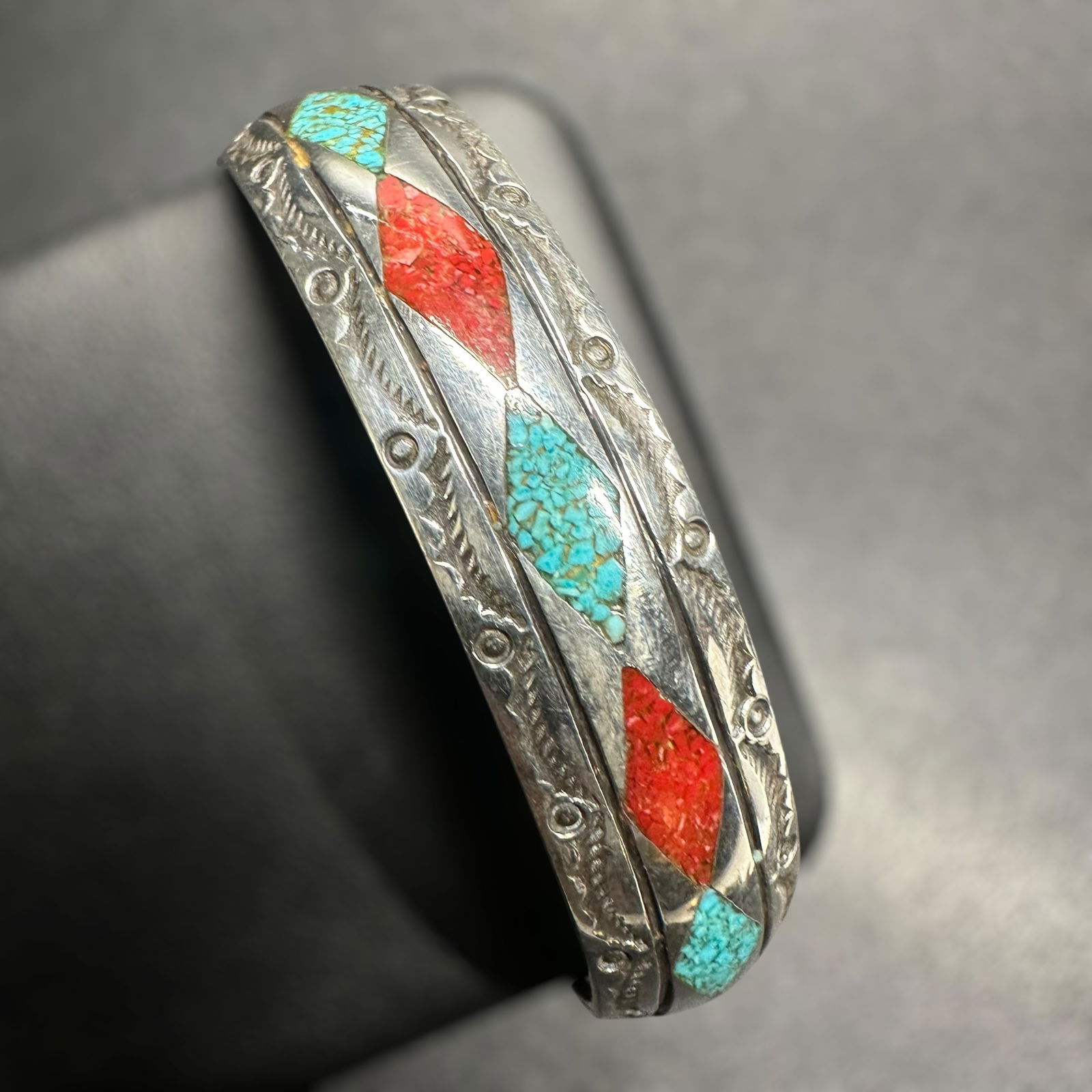 6.5"/24g Native American Navajo Jimmie Nezzie Sterling Silver Turquoise Coral Inlay Cuff Bracelet: 6.5"/24g Native American Navajo Jimmie Nezzie Sterling Silver Turquoise Coral Inlay Cuff Bracelet: Brand/Model: Hallmarked. "J. Nezzie;"Navajo Jimmie Nezzie,.Manufacturer Location: Unknown. Year Produ