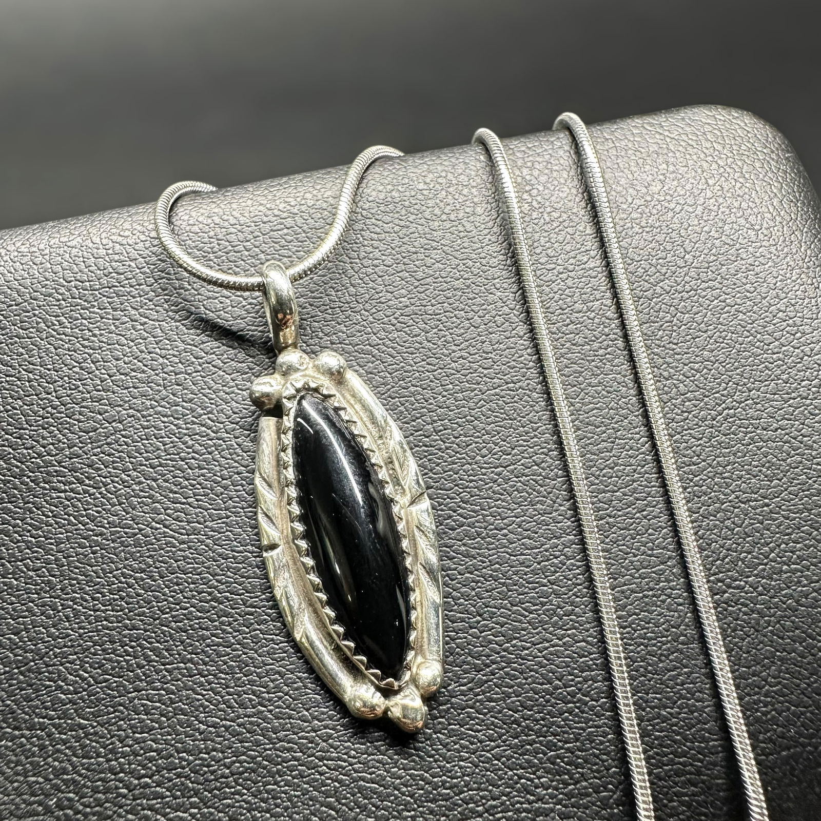 17"/8g Native American Navajo Lambert Livingston Sterling Silver Onyx Pendant & Snake Chain: 17"/8g Native American Navajo Lambert Livingston Sterling Silver Onyx Pendant & Snake Chain:Brand/Model: Hallmarked "LL" Native American; Navajo Lambert Livingston. Manufacturer Location: Unknown.Year