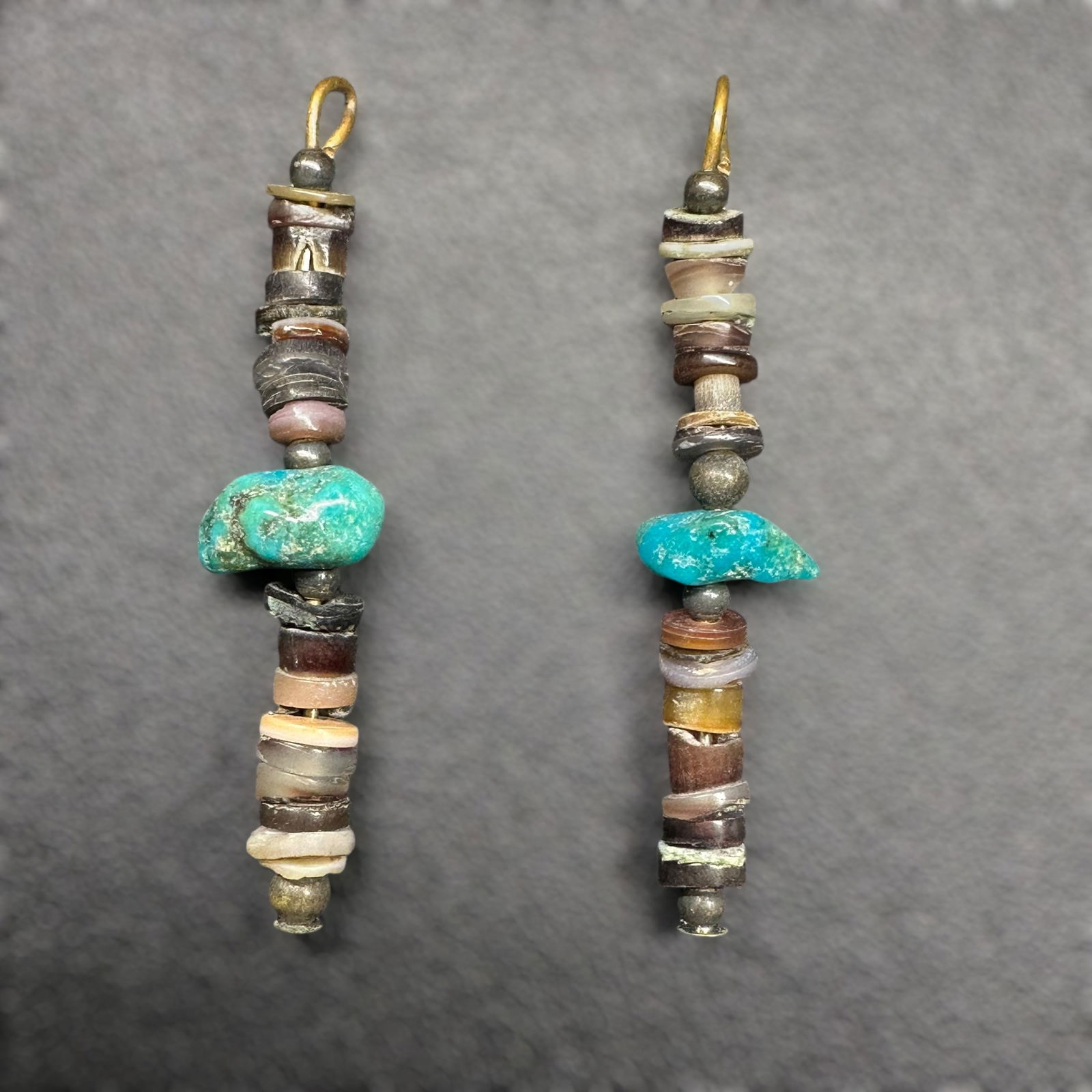 3g Vintage Native American Heishi Shell & Turquoise Bead Earrings: 3g Vintage Native American Heishi & Turquoise Bead Earrings:Brand/Model: Native American; artisan unknown. Manufacturer Location: Unknown.Year Produced: Unknown.Condition: Overall good vintage conditi