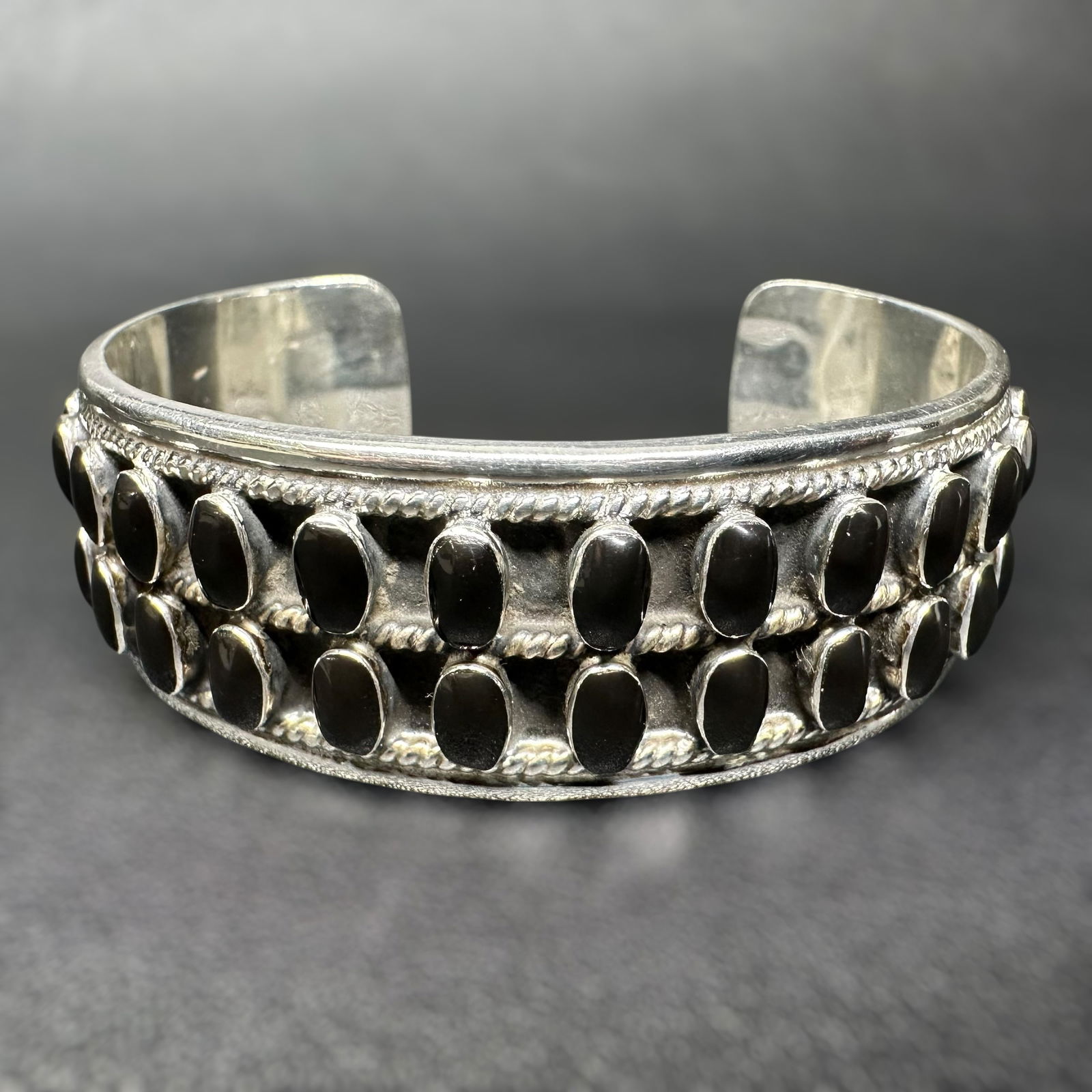 7"/52g Mexican 925 Sterling Silver & Onyx Petit Point Cuff Bracelet (1 of 12)