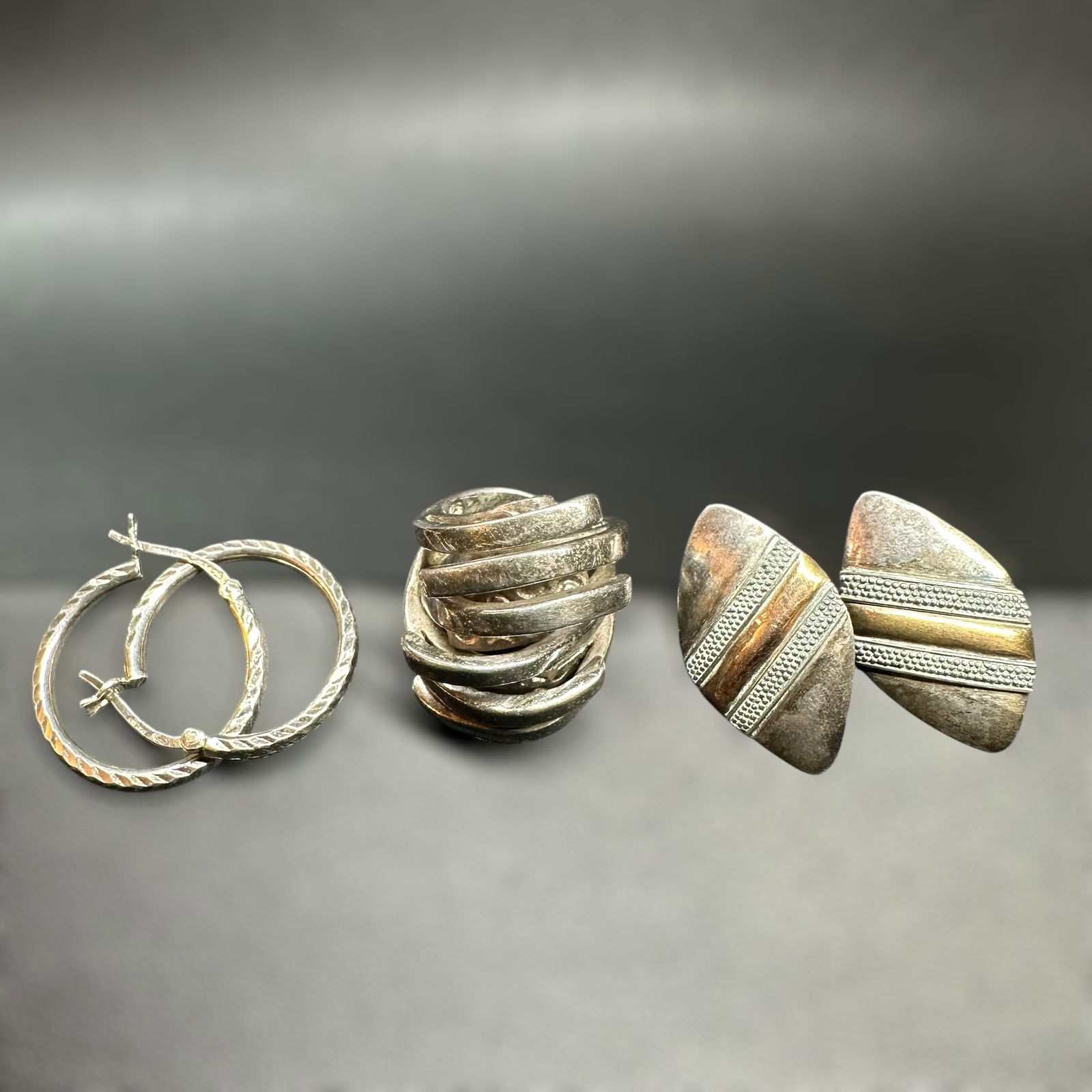 Sz9/24g 925 Sterling Silver Ring & 2 Pairs of Earrings Lot (1 of 12)