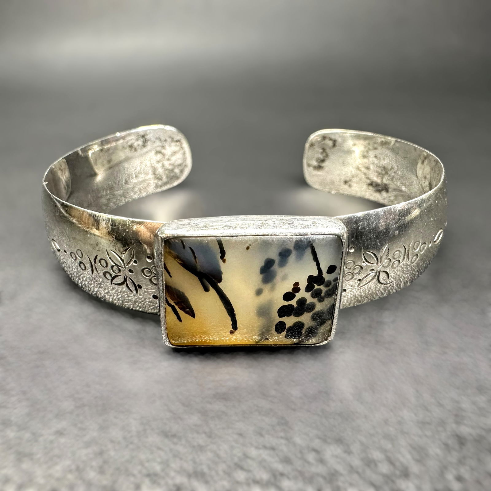 6.5"/31g Mary Ann Katke 925 Sterling Silver & Dendritic Quartz Cuff: 6.5"/31g Mary Ann Katke 925 Sterling Silver & Dendritic Quartz Cuff: Brand/Model: Hallmark, "M.A. Katke" artisan, Mary Ann Kayte. Manufacturer Location: Exact, unknown.(U.S.A)Year Produced: Unknown.Co