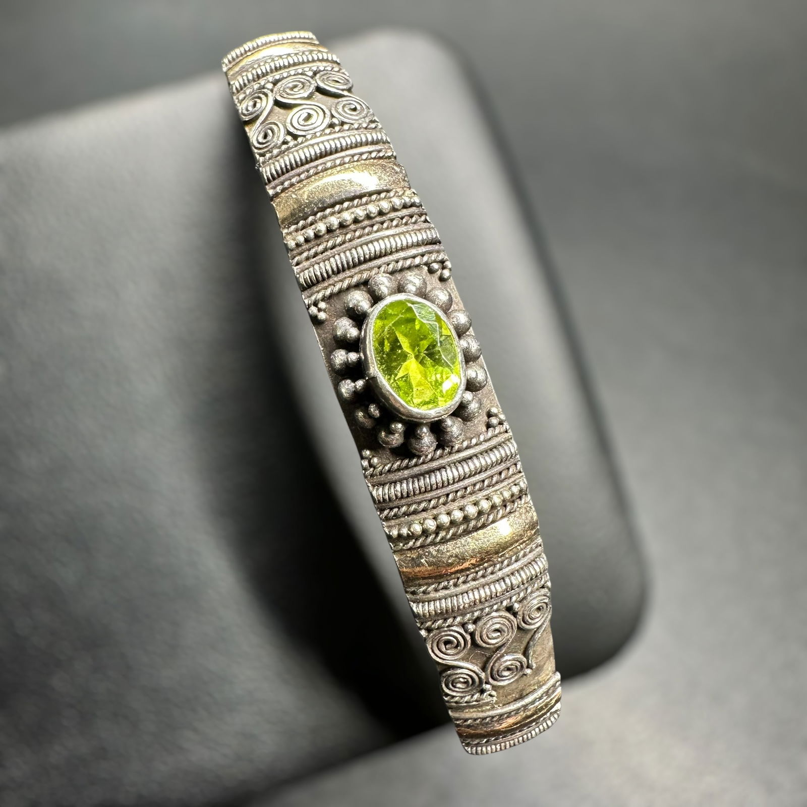 6.5" /12g 925 Sterling Silver Peridot Cuff Bracelet (1 of 8)