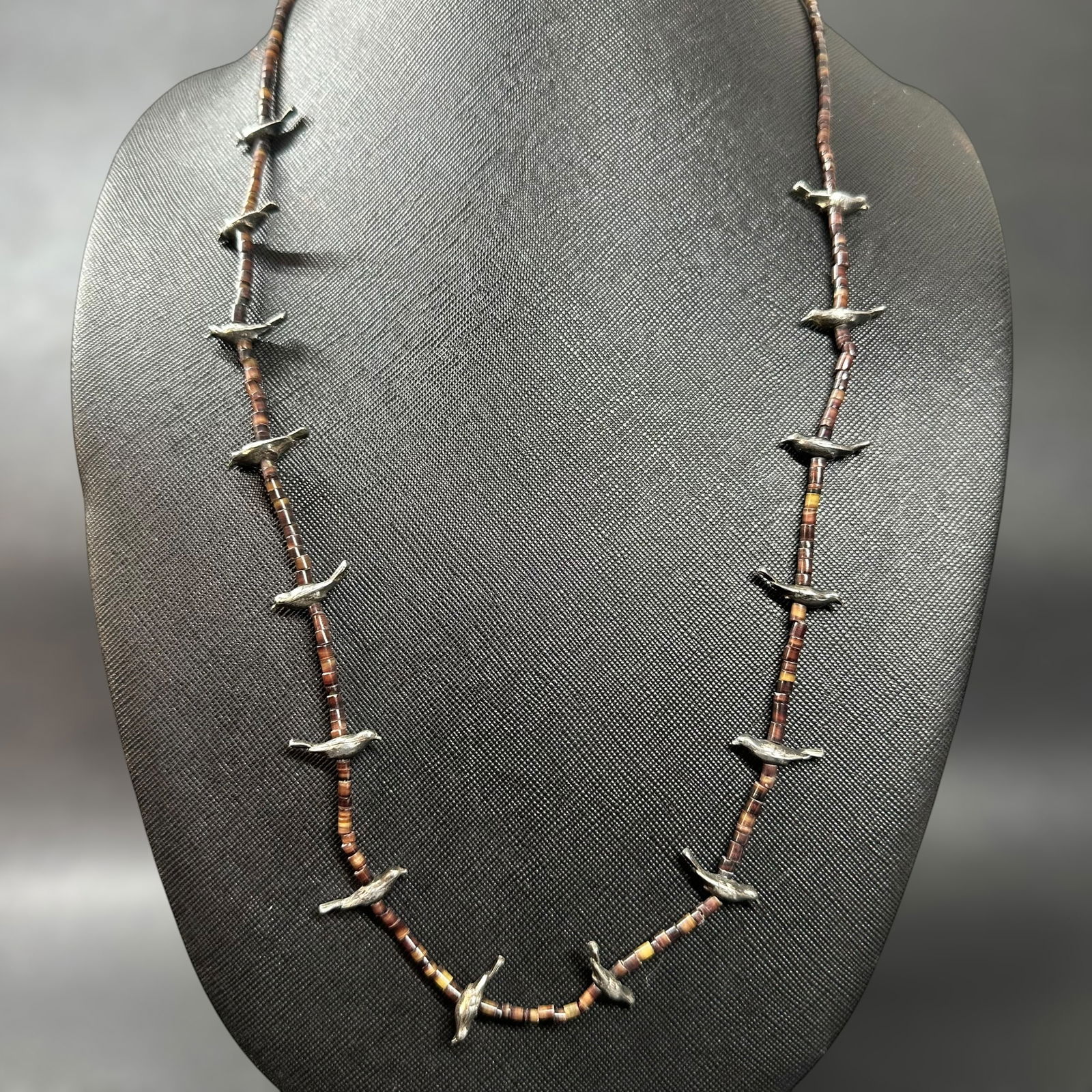 28"/30g Native American Zuni Sterling Silver Fetish Bird Heishi Shell Bead Necklace: 28"/30g Native American Zuni Sterling Silver Fetish Bird Heishi Shell Bead Necklace:Brand/Model: Native American Zuni artisan; no hallmark. Manufacturer Location: Not marked.Year Produced: Unknown, li