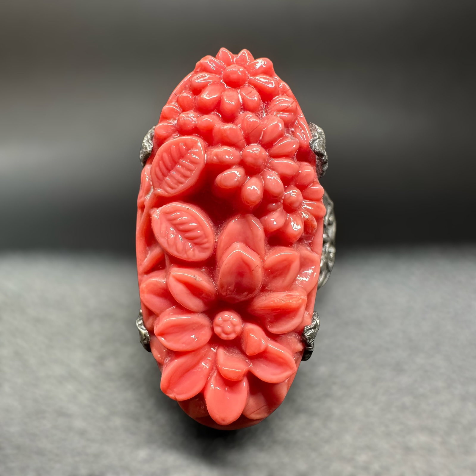 Sz5.5/3g 1930s Antique Art Deco Sterling Silver Coral Celluloid Chrysanthemum Ring: Sz 5.5/3g 1930s Antique Art Deco Sterling Silver Coral Celluloid Chrysanthemum Ring:Brand/Model: Unknown.Manufacturer Location: Not marked.Year Produced: c/1920s-30sCondition: Overall good antique con