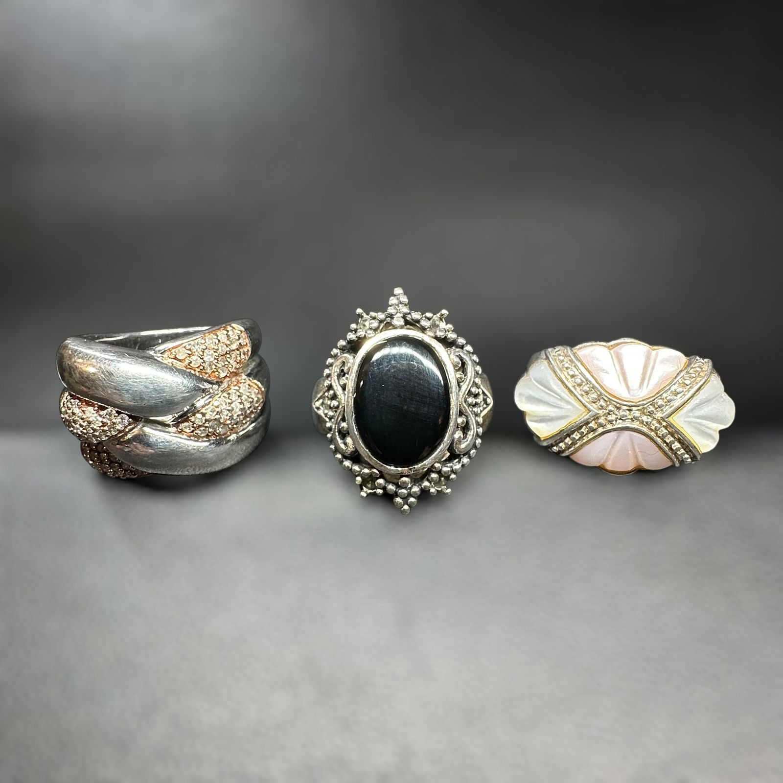 Sz5/Sz5/Sz6/27g Sterling Silver Two Tone Onyx Mother of Pearl Statement Rings Lot (1 of 15)