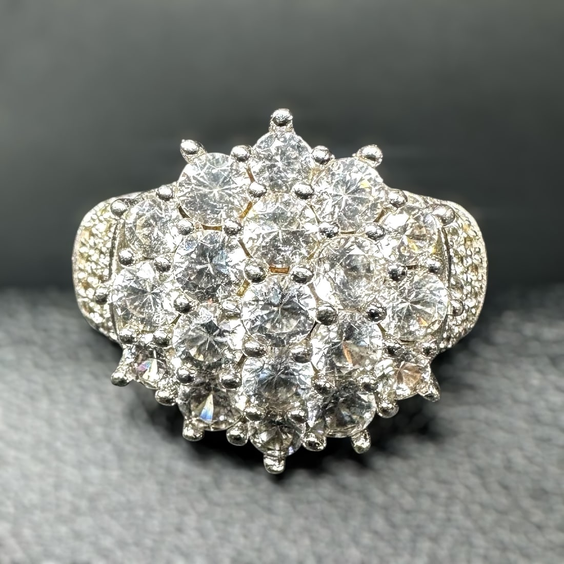 Sz7/4g Sterling Silver Faceted Cubic Zirconia Cluster Ring (1 of 10)