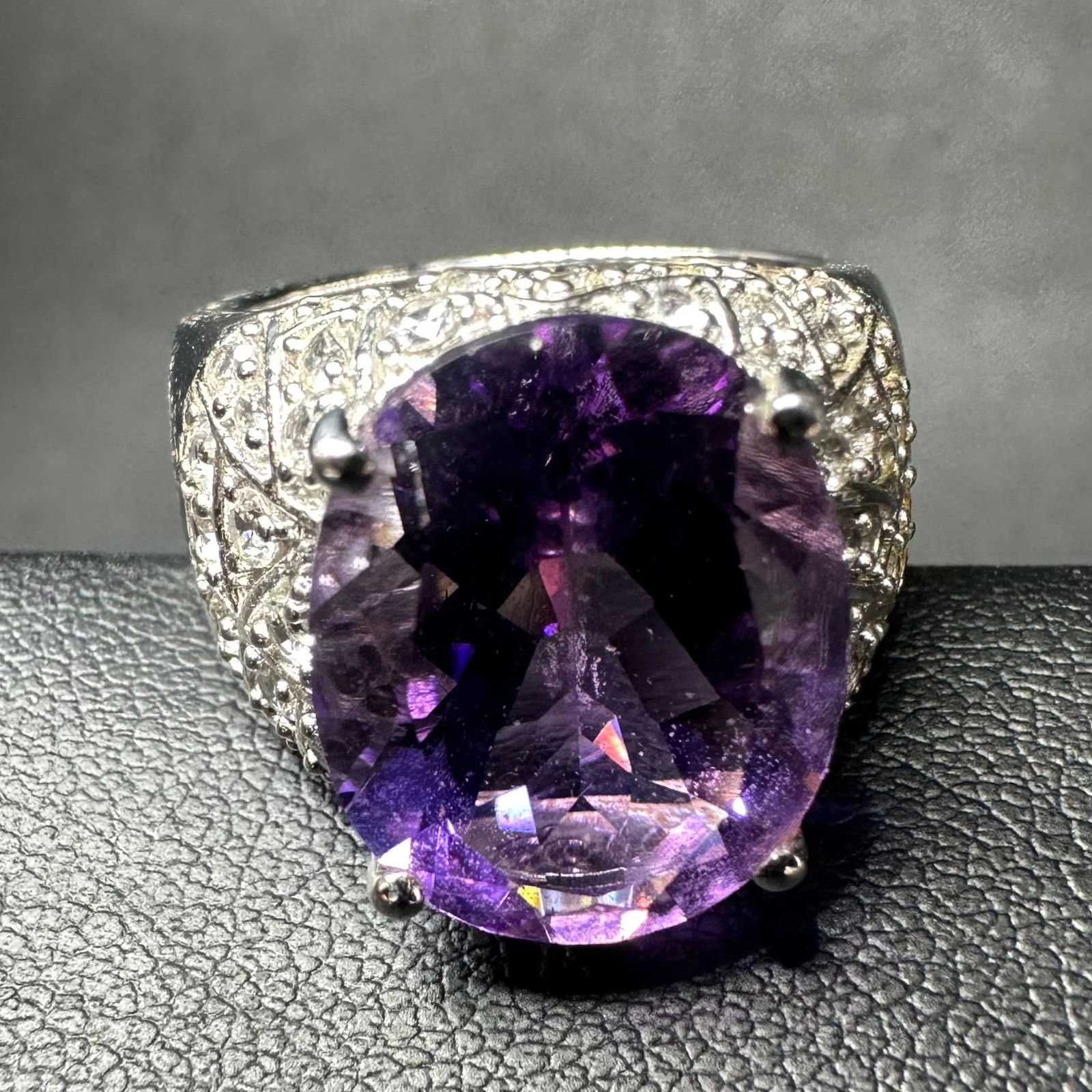 Sz8/9g Sterling Silver Faceted Amethyst Statement Ring (1 of 10)