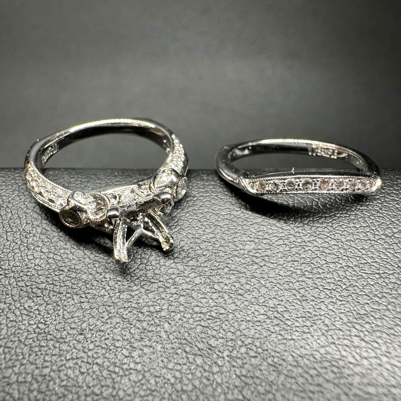 Sz6.25/Sz6.5/6g Sz6.25/Sz6.5/6gSterling Silver Cubic Zirconia Bridal Ring Set: Sz6.25/Sz6.5/6gSterling Silver Cubic Zirconia Bridal Ring Set:Brand/Model: Unknown.Manufacturer Location: Not marked.Year Produced: Unknown.Condition: Engagement ring is missing the center stone. Acce