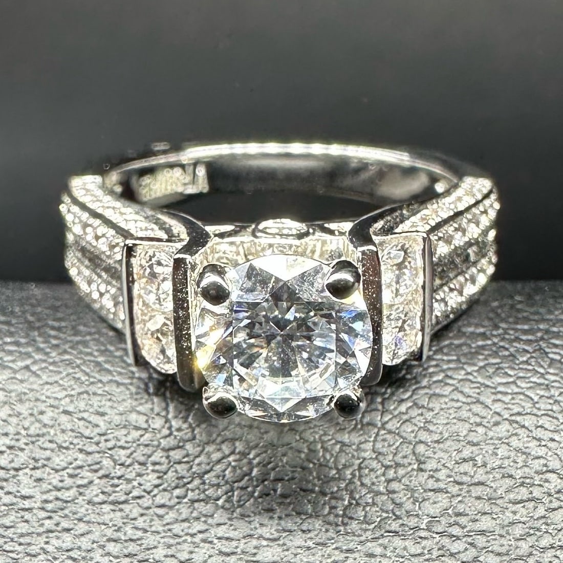 Sz6.25/6g Valina VT Sample Sterling Silver Plated & Cubic Zirconia Bridal Ring: Sz6.25/6g Valina VT Sample Sterling Silver Plated & Cubic Zirconia Bridal Ring:Brand/Model: Marked “VT SAMPLE.”Manufacturer Location: Not marked.Year Produced: Unknown.Condition: Overall good