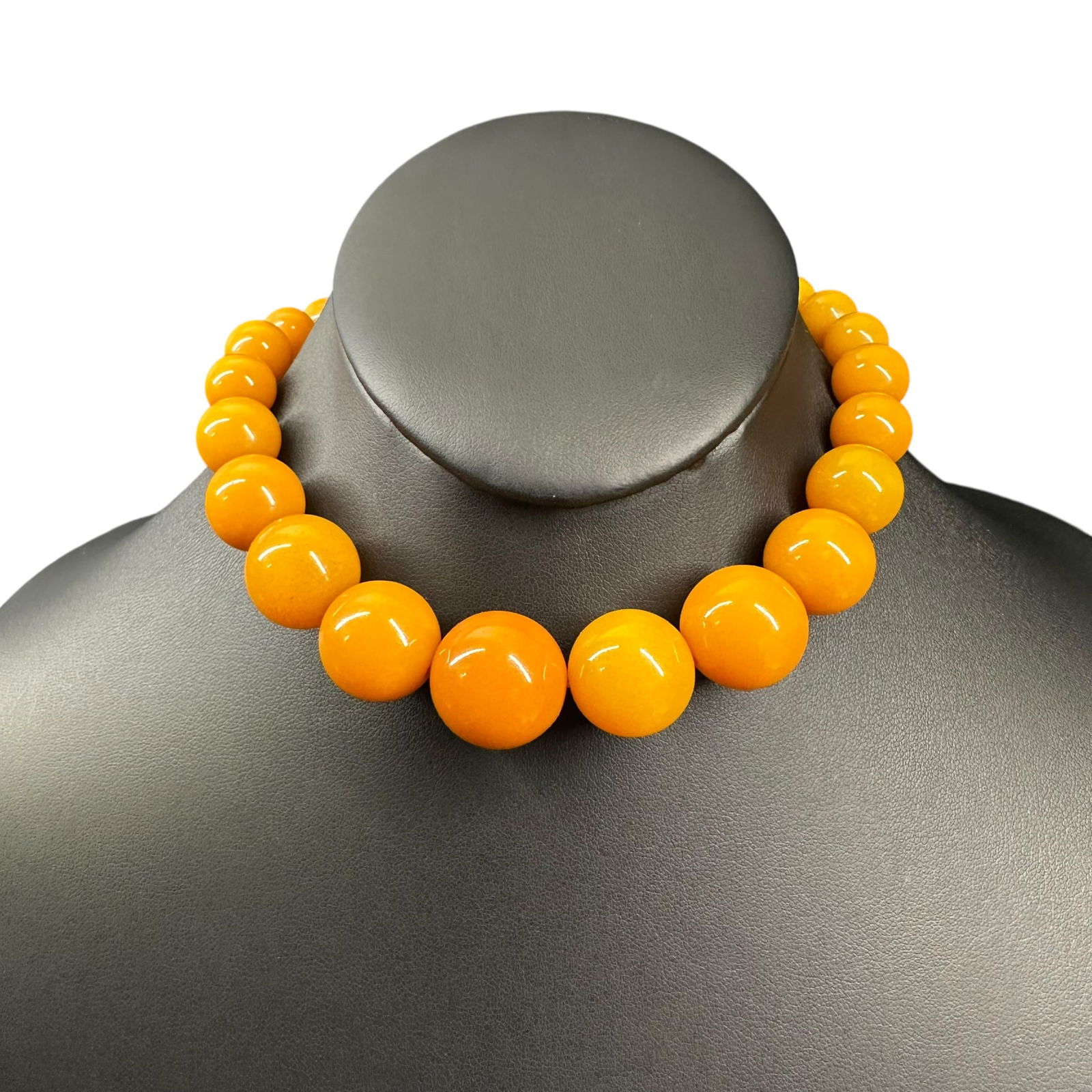 12”/41g Vintage Butterscotch Bakelite Stone Choker Necklace:: 12”/41g Vintage Butterscotch Bakelite Stone Choker Necklace:Brand/Model: Unknown.Manufacturer Location: Not marked.Year Produced: Unknown; likely mid 20th century.Condition: Overall good vintage