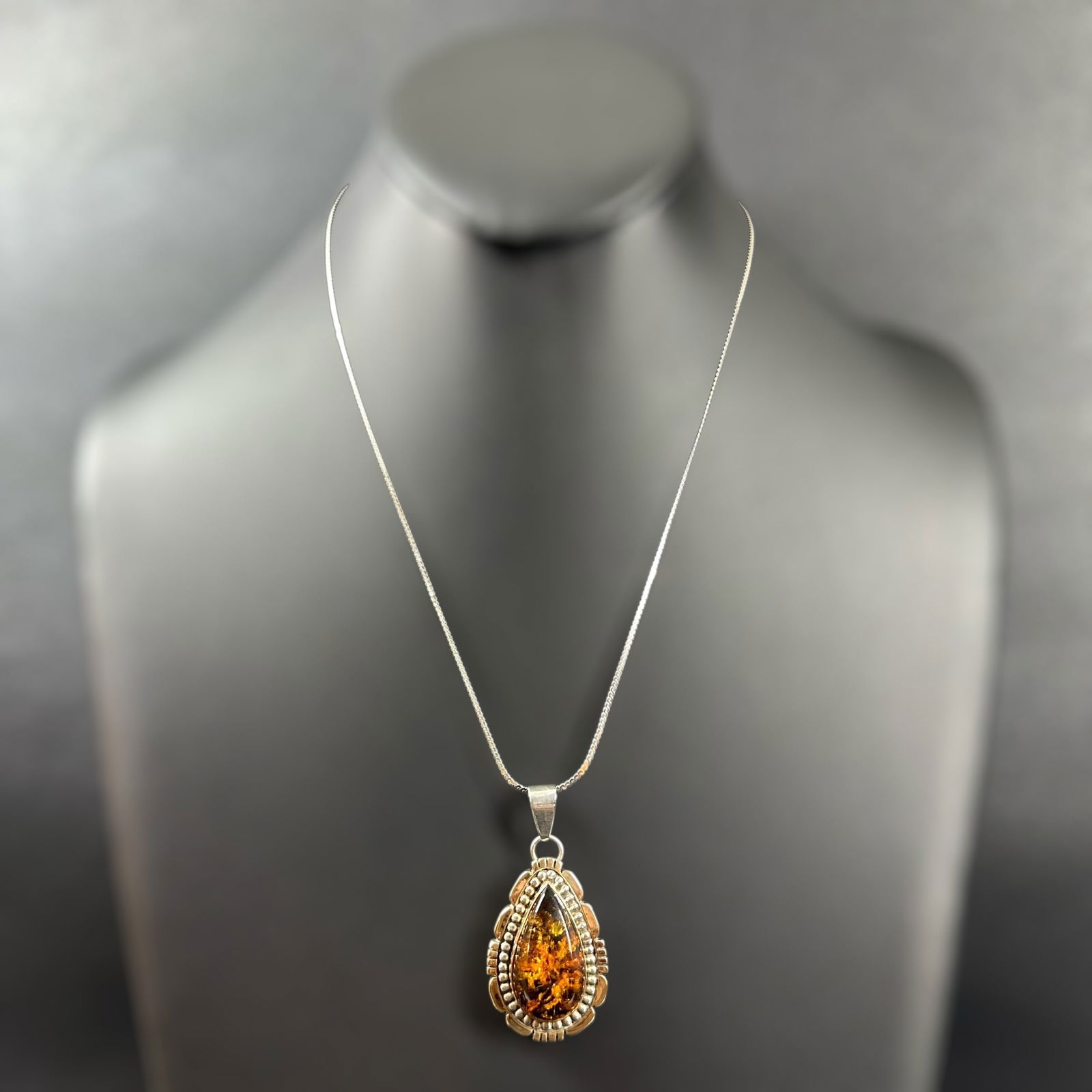 18"/13g Native American Navajo Gerry Spencer 12K Gold Filled Sterling Silver Amber Pendant Necklace: 18"/13g Native American Navajo Gerry Spencer 12K Gold Filled Sterling Silver Amber Pendant Necklace:Brand/Model: Hallmark; "G. Spencer." Native American Navajo artisan, Gerry Spencer. Manufacturer Loc