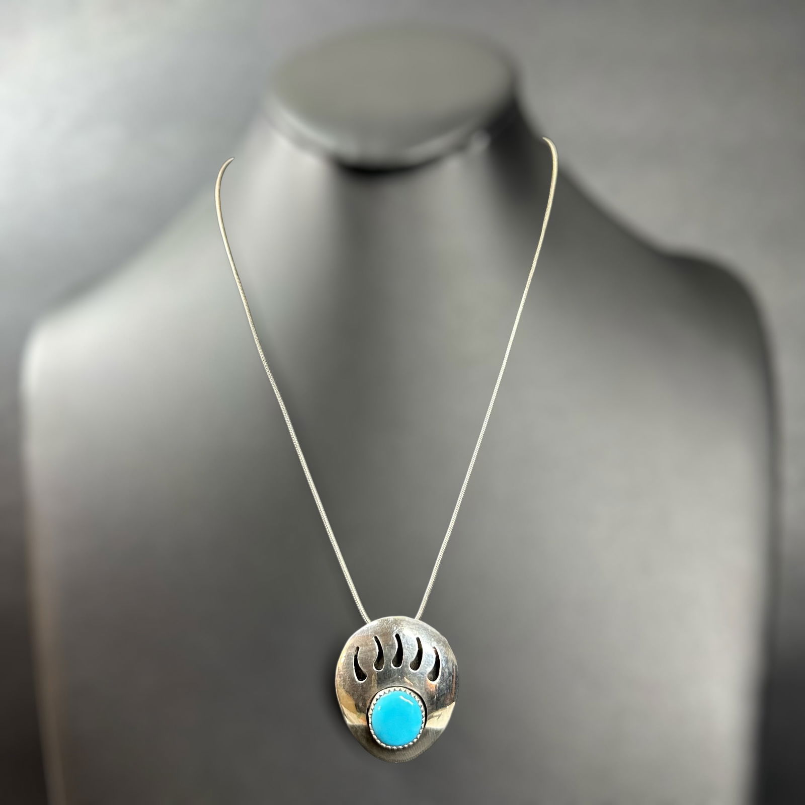 18"/9g Native American Navajo Signed "HB" Sterling Silver Turquoise Bear Claw Pendant Necklace (1 of 9)