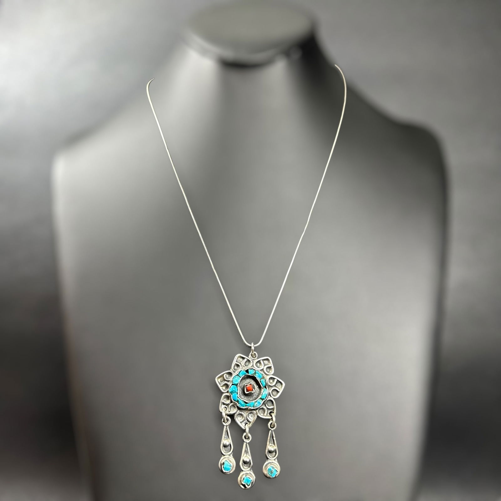 19"/15g Taxco Mexico 925 Sterling Silver Turquoise Coral Drop Pendant Necklace: 19"/15g Taxco Mexico 925 Sterling Silver Turquoise Coral Drop Pendant Necklace:Brand/Model: Hallmark; unidentified.Manufacturer Location: Mexico.Year Produced: Unknown.Condition: Good pre-owned condit