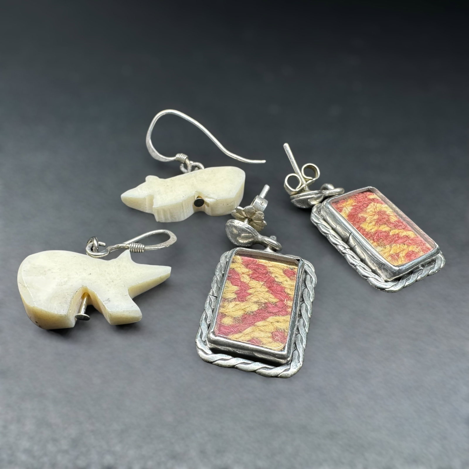 10g Native American 925 Sterling Silver Textile Acrylic & Bone Earrings Lot - 2 Pairs: 10g Native American 925 Sterling Silver Textile Acrylic & Bone Earrings Lot - 2 Pairs:Brand/Model: Hallmark on one pair (textile) Unidentified. Unintelligible.Manufacturer Location: Not marked.Year Pr