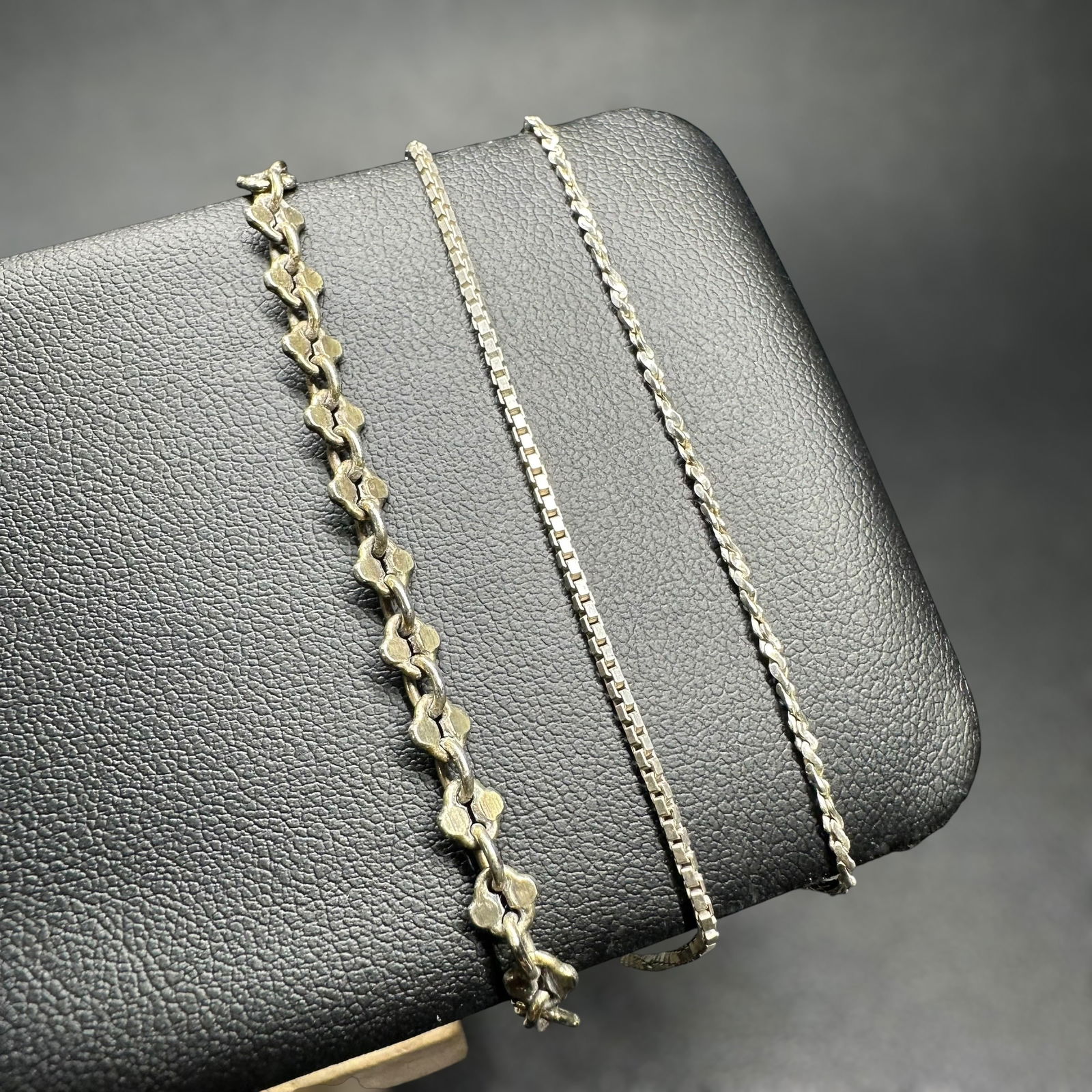 6.5"-7.75”/8g 925 Sterling Silver Bracelet Lot - 3 Pc: 6.5"-7.75”/8g 925 Sterling Silver Bracelet Lot - 3 Pc:Brand/Model: Mixed; unbranded.Manufacturer Location: Italy (marked on clasps).Year Produced: Unknown.Condition: Good pre-owned condition wit