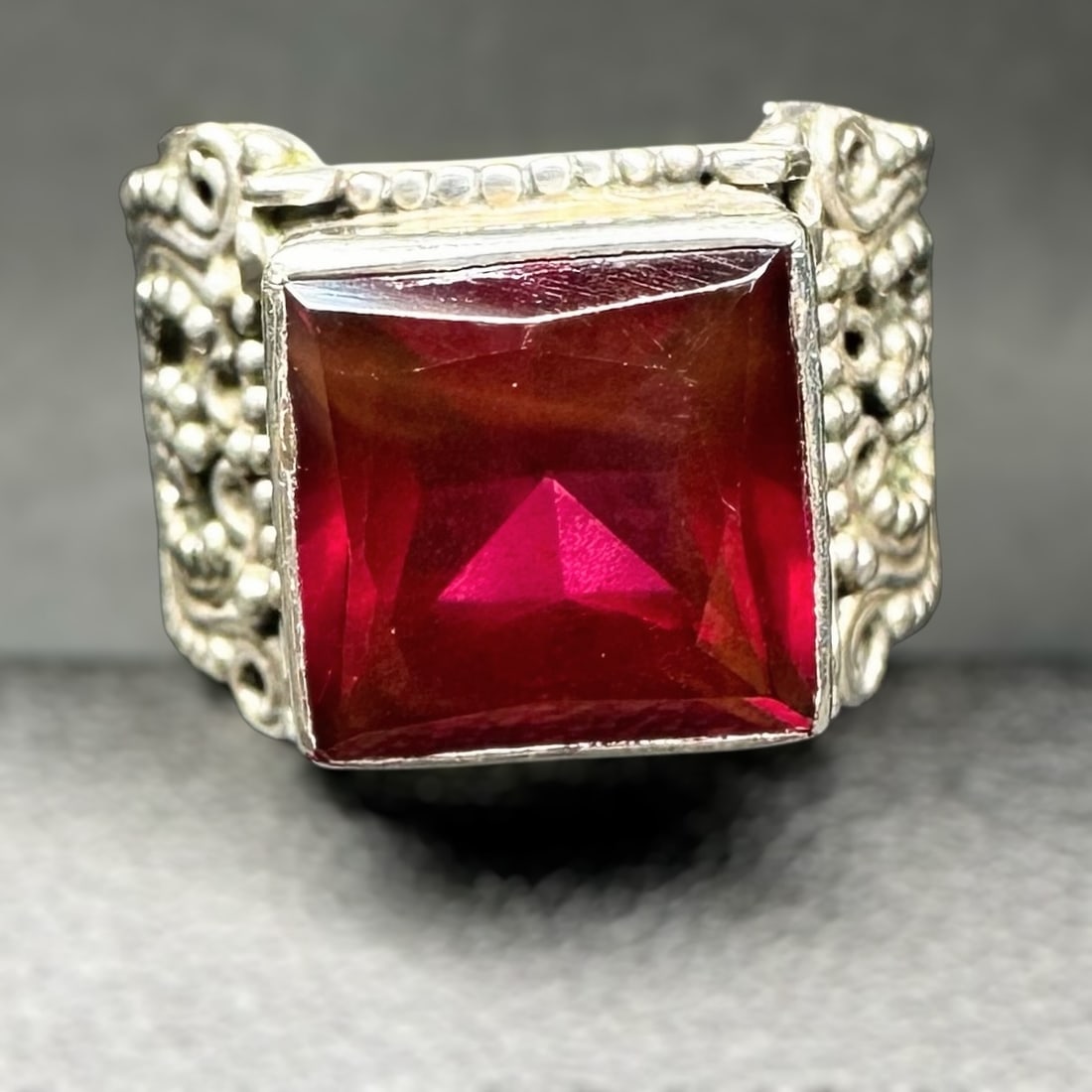 Sz7/8g 925 Sterling Silver Faceted Pink Stone Ring (1 of 10)