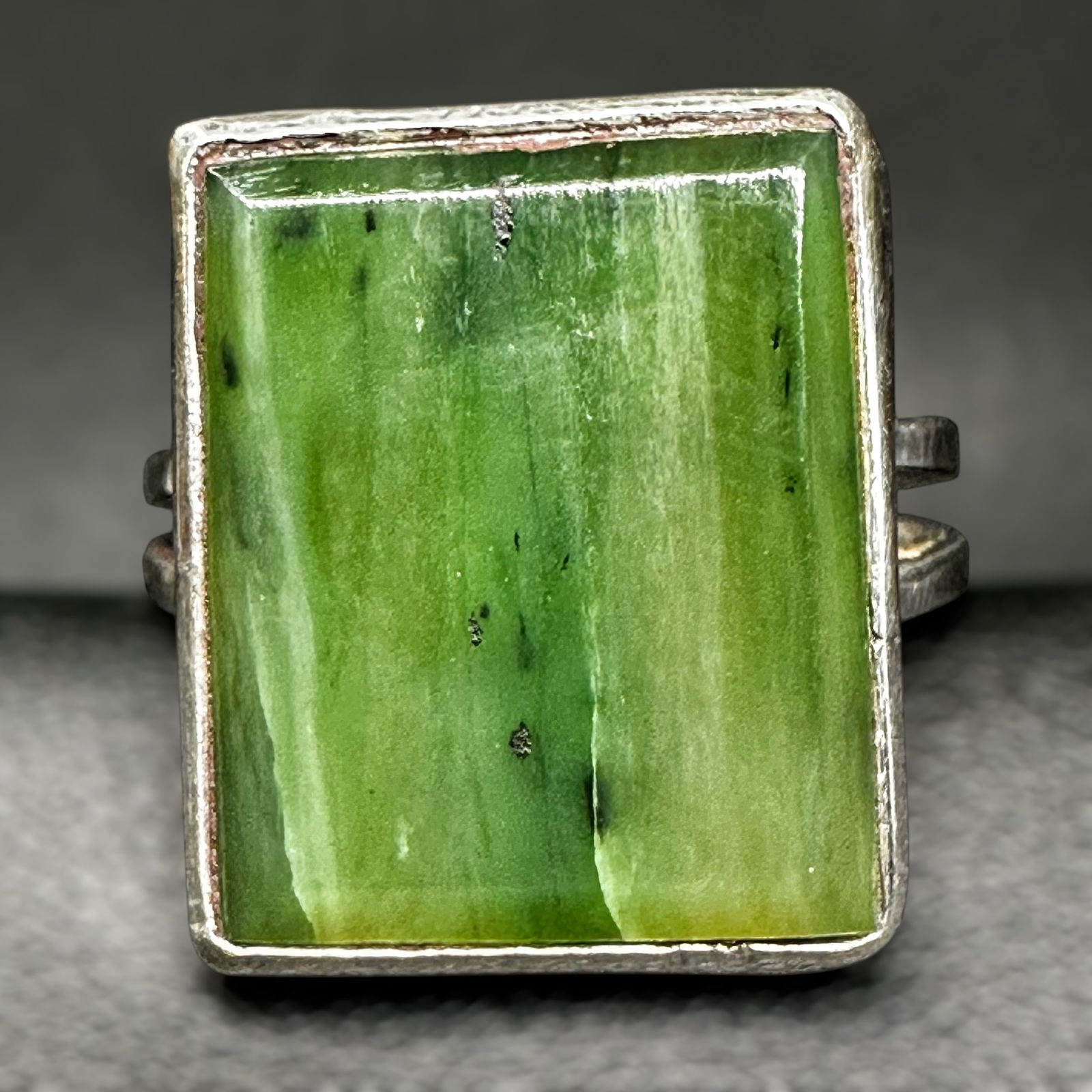 Sz10/10g 925 Sterling Silver Nephrite Jade Statement Ring (1 of 8)