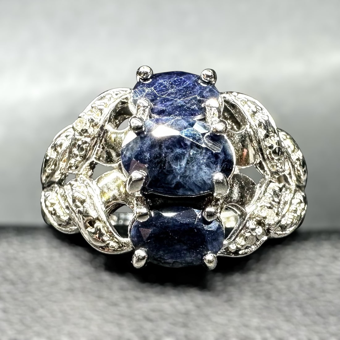 Sz7/5g 925 Sterling Silver Faceted Blue Stone CZ Ring (1 of 10)